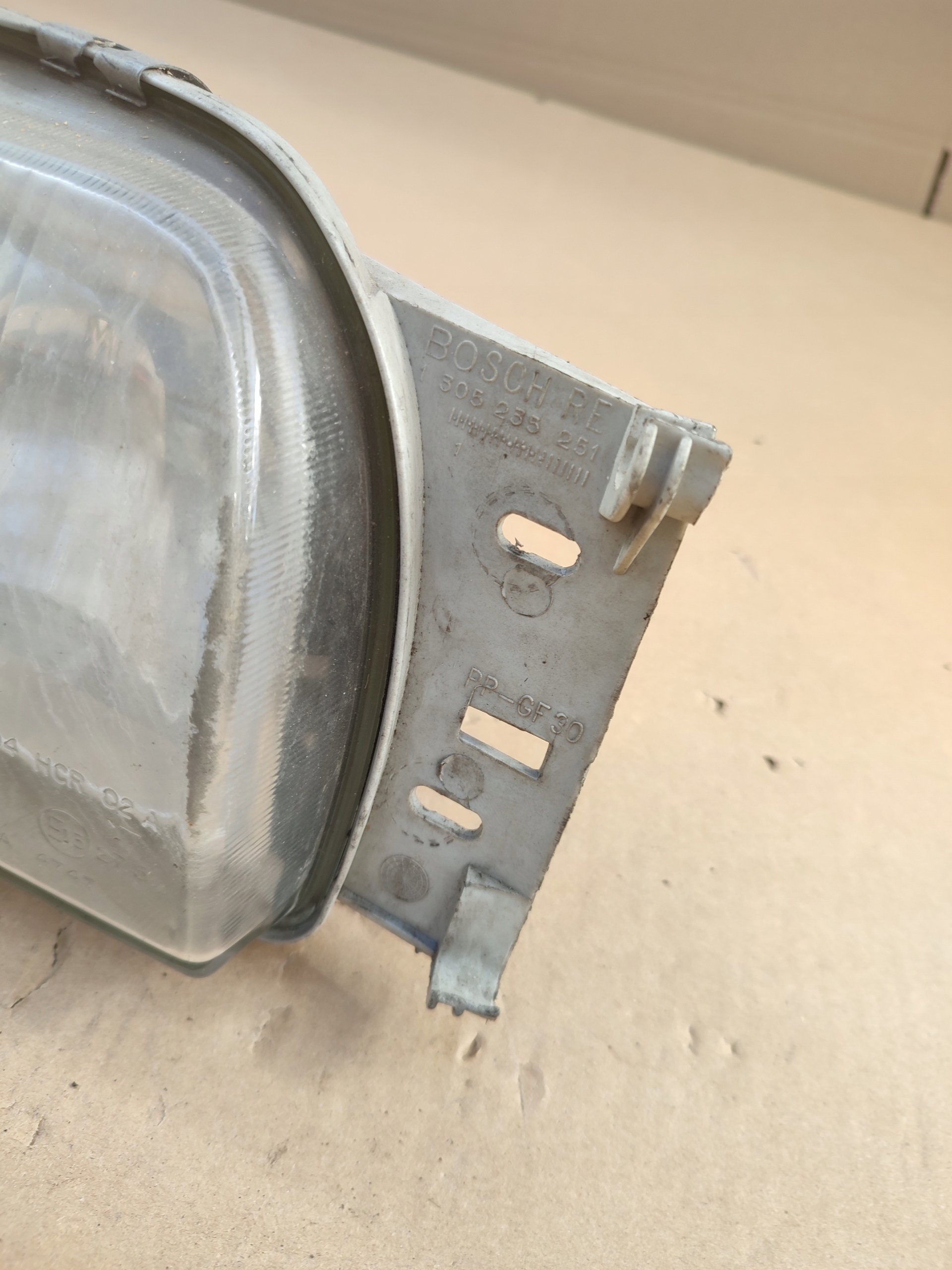 light right front REFLEKTOR MAZDA 121 FIESTA MK4 1305235251