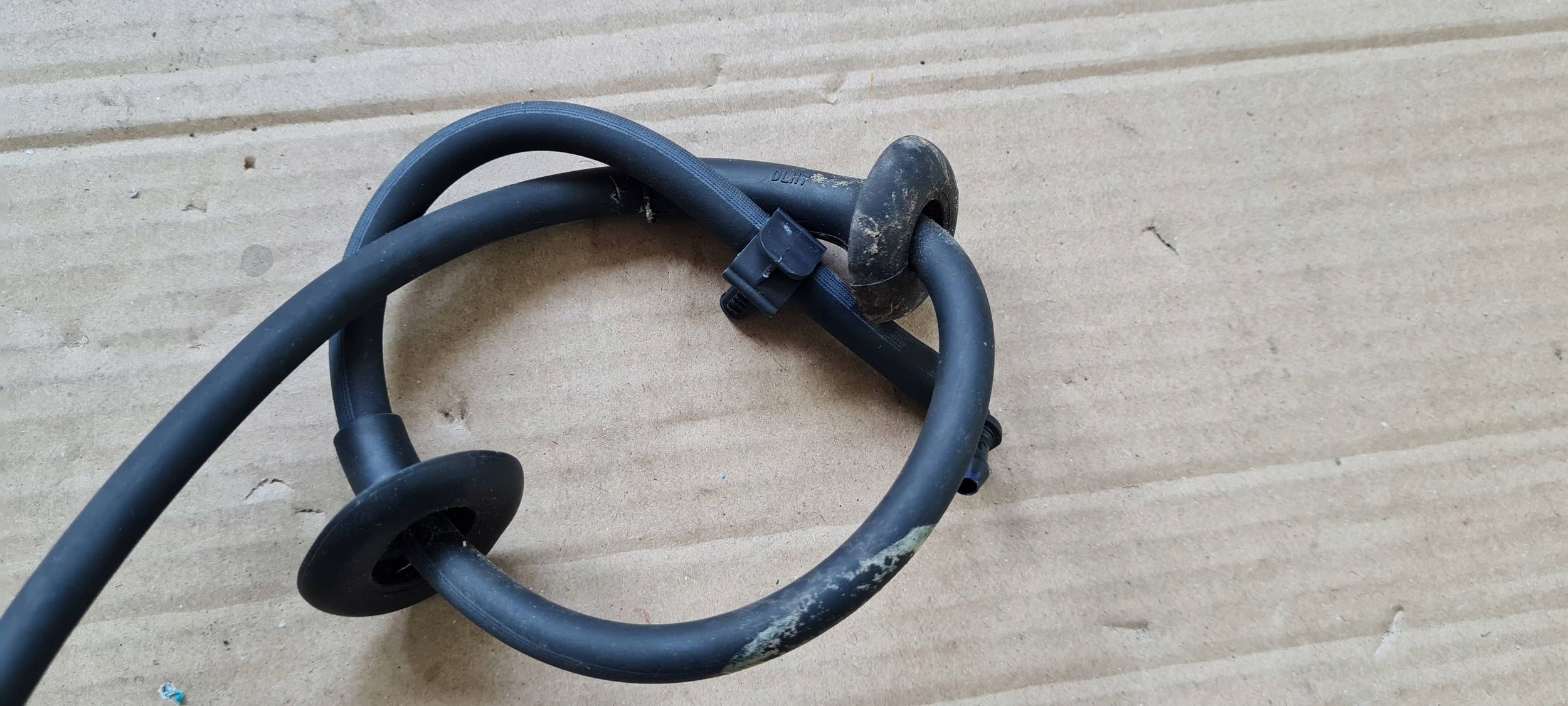 Chrysler Pacifica 2022 wiring hose SILNICZKA bonnet boot