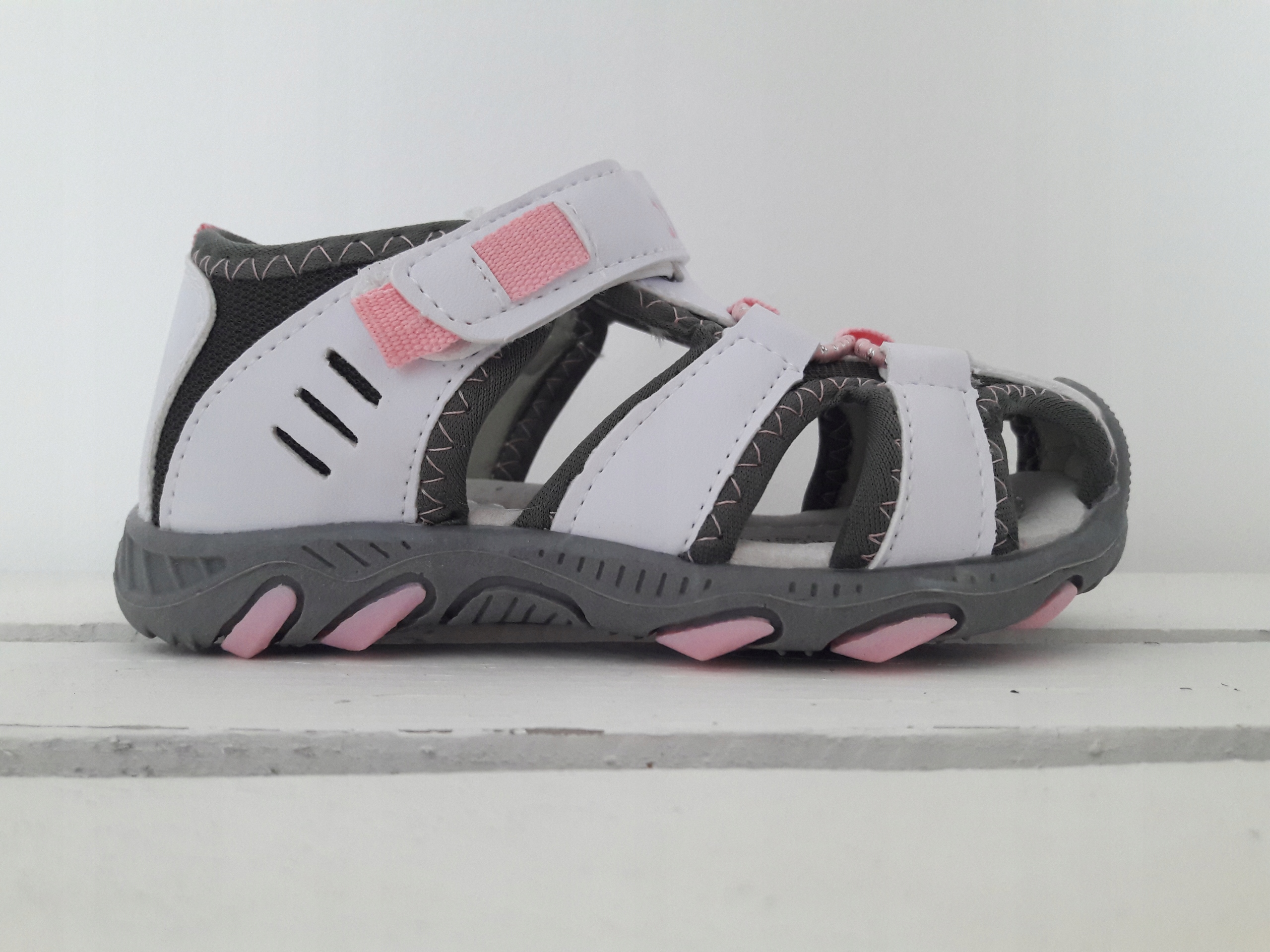 

Sandały Axim (1116), skórzana wkładka, R. 34.