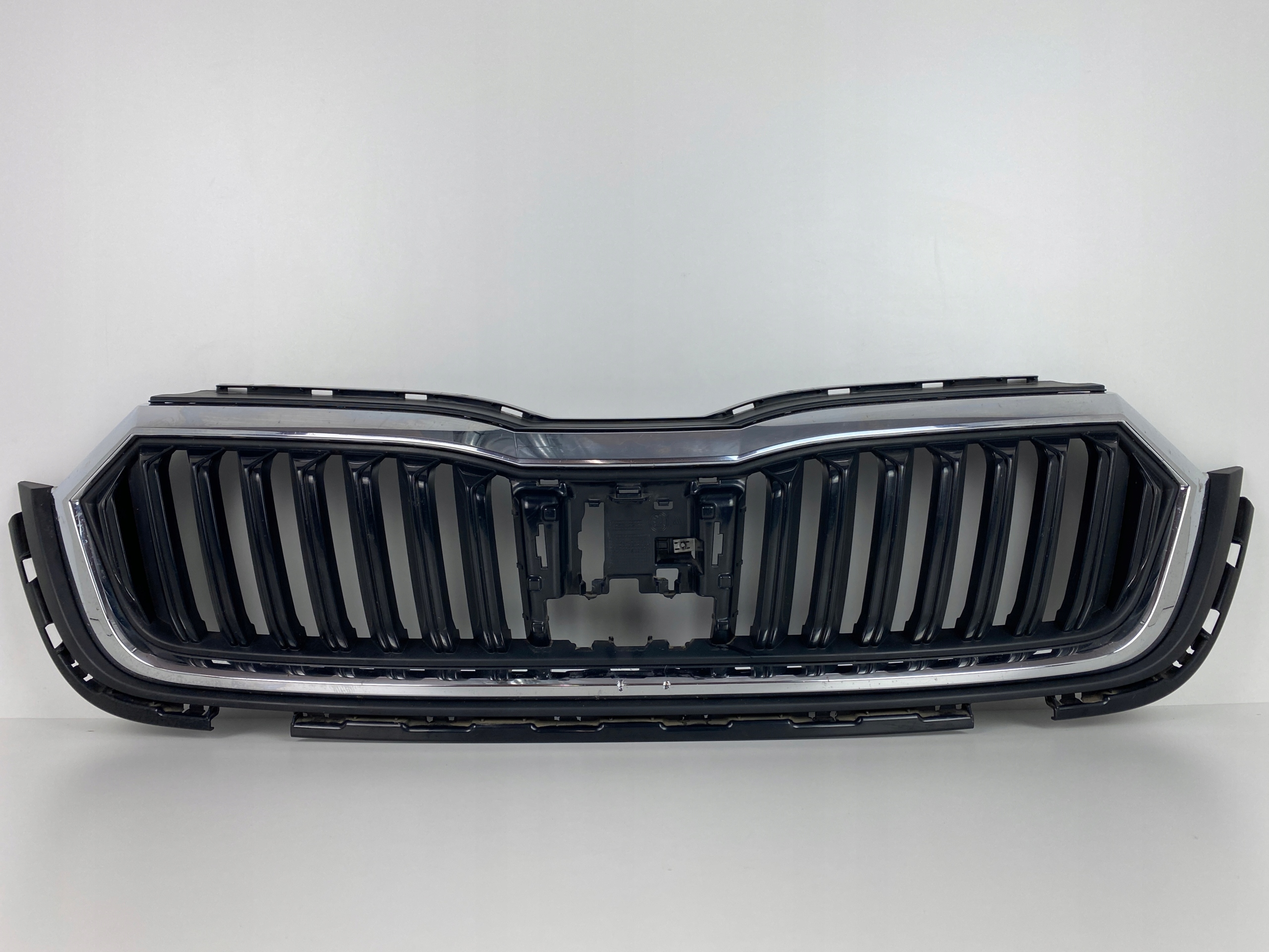 Skoda Octavia 1U Kühlergrill FRONTGRILL Kühlergitter 5E3853343 - Thumbnail 1