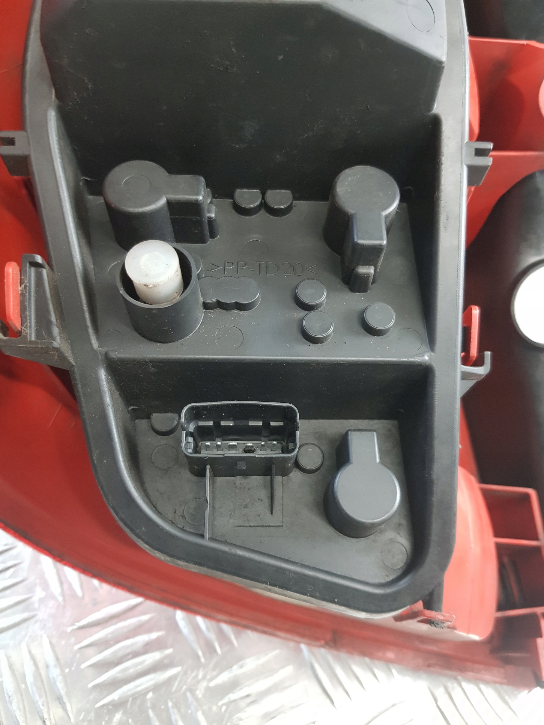light right rear part 89035080 + insert RENAULT CLIO III HB 06R- EUROPA