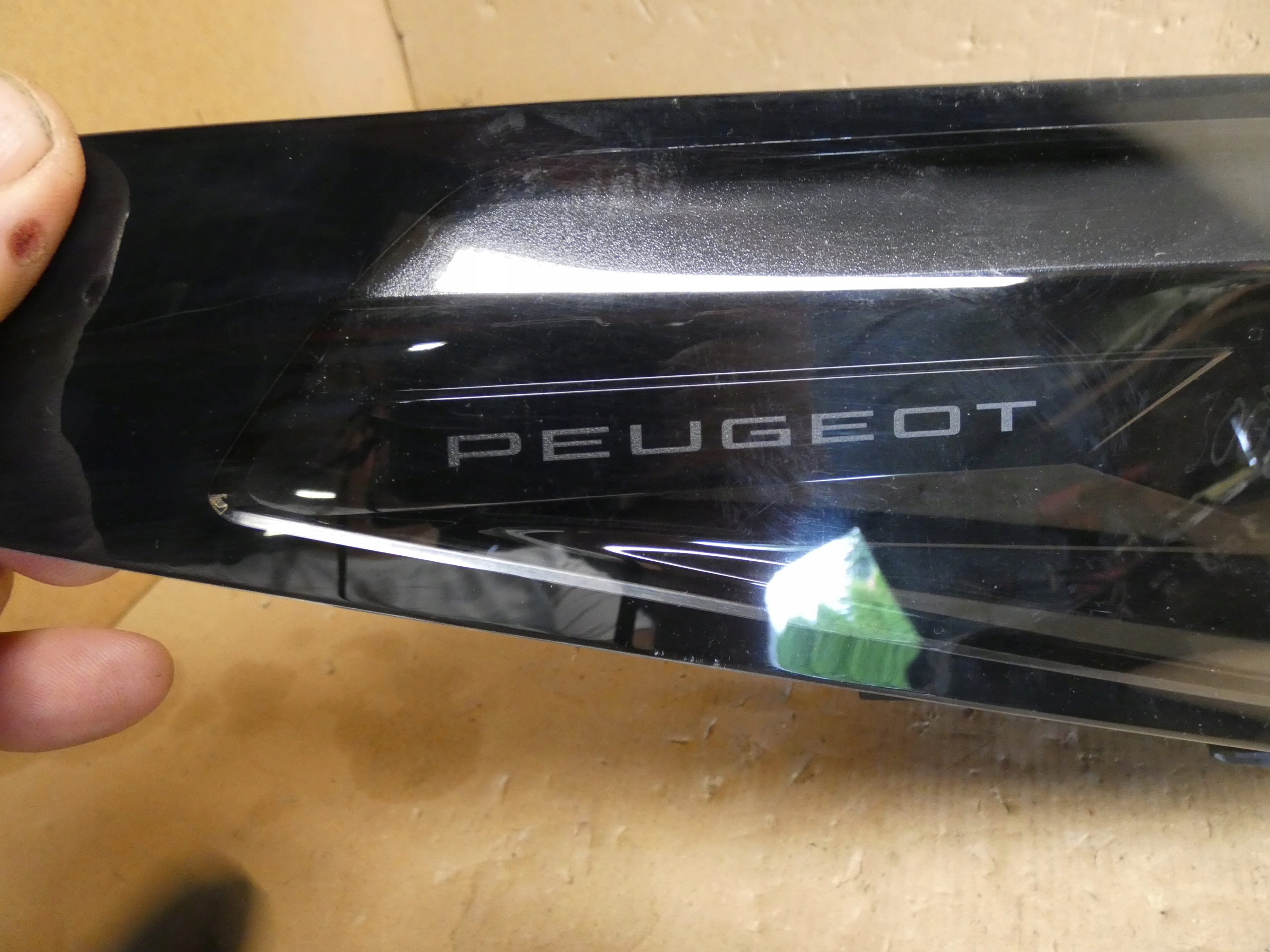 light rear part left PEUGEOT 3008 III 24- EV 9840202680