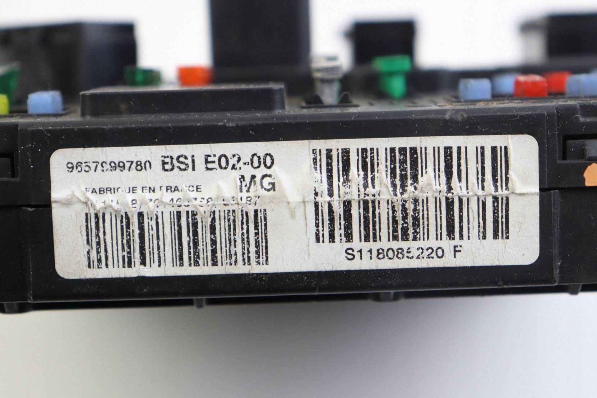 CITROEN PEUGEOT module compartment control unit BSI 9657999780 S118085220F