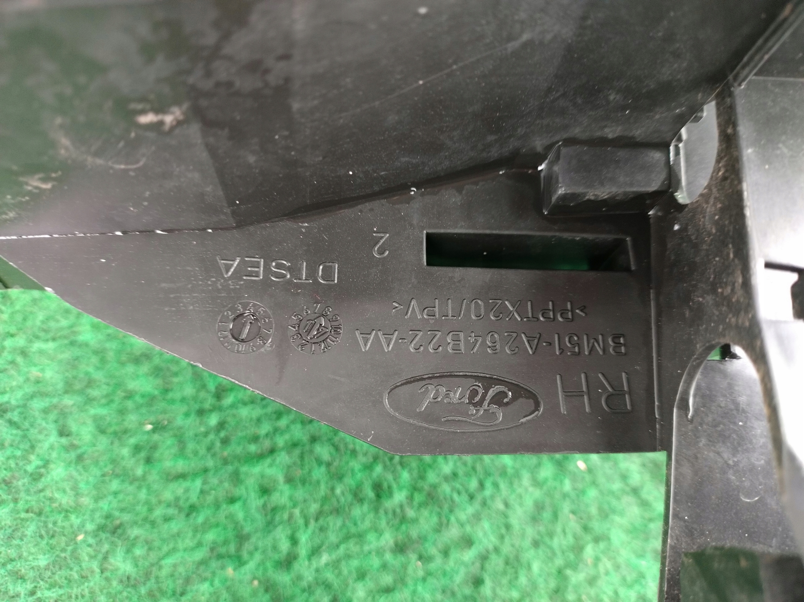 FORD FOCUS MK3 Halter Tueroeffner Türgriffe Tür heck RH