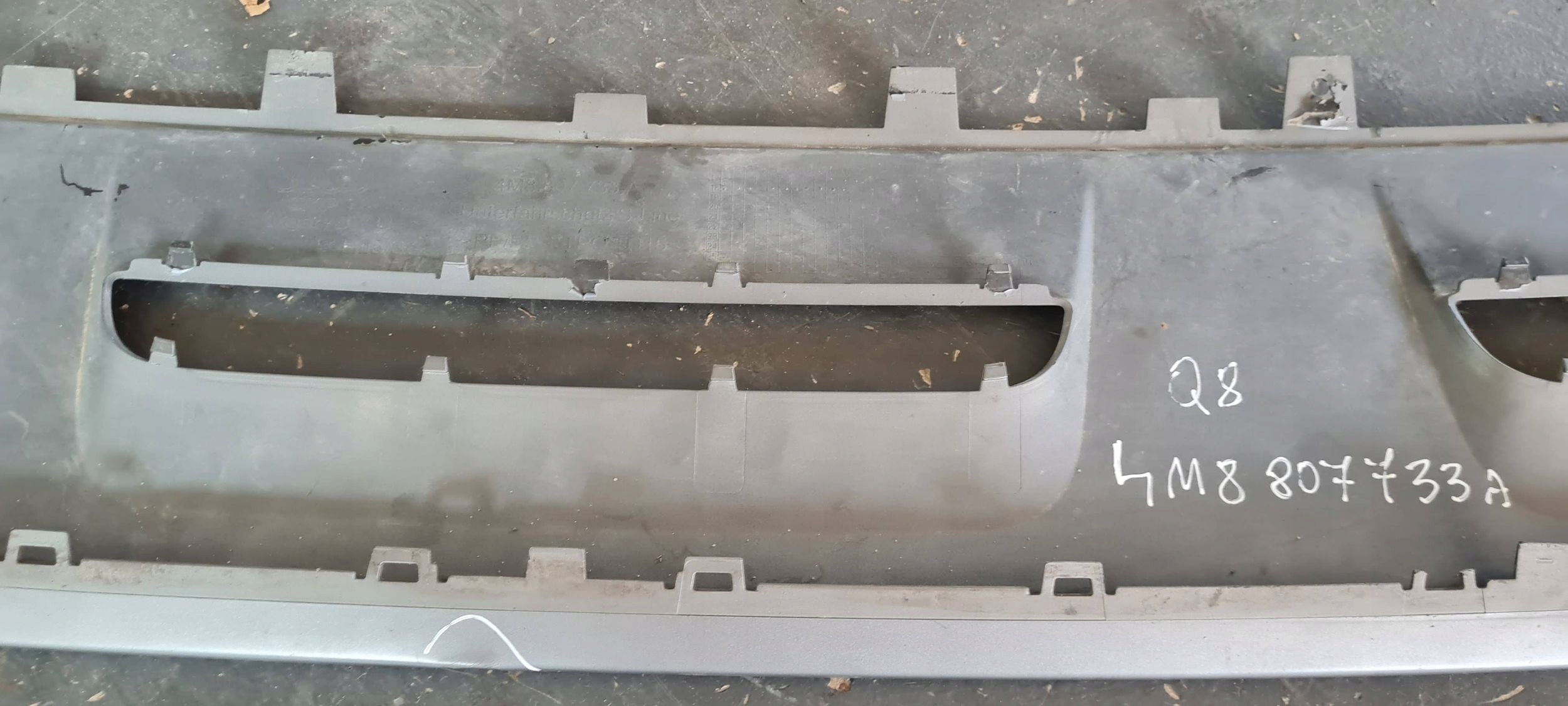 SQ8 4M Q8 accessori SPOILER Paraurti Anteriore SLINE 4M8807733A