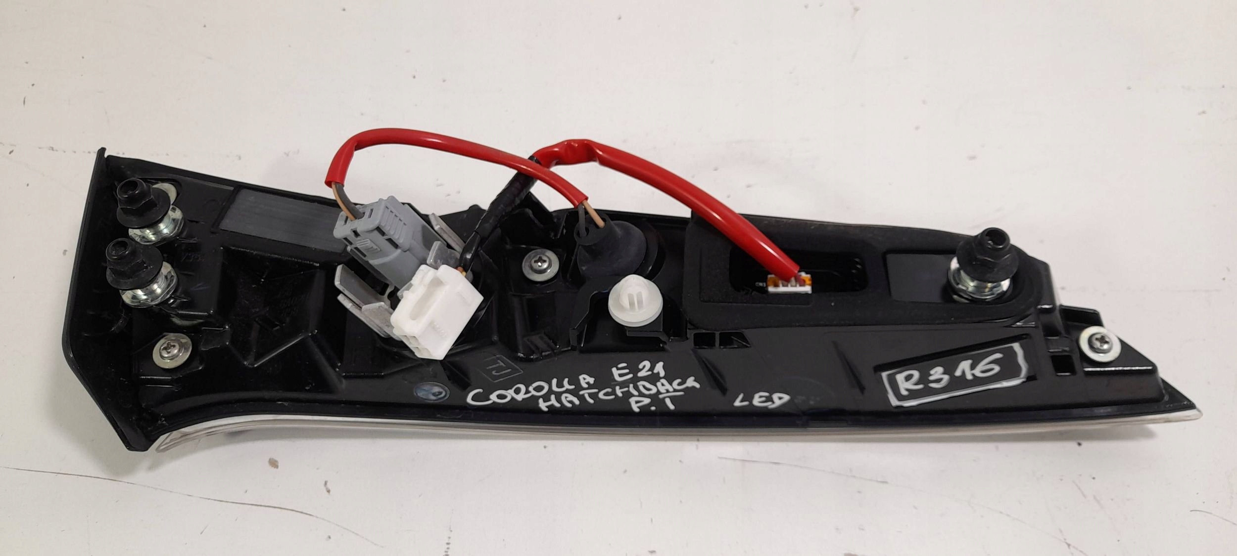Toyota Corolla E21 Hatchback light rear right to the bonnet KOITO02429 (R316)