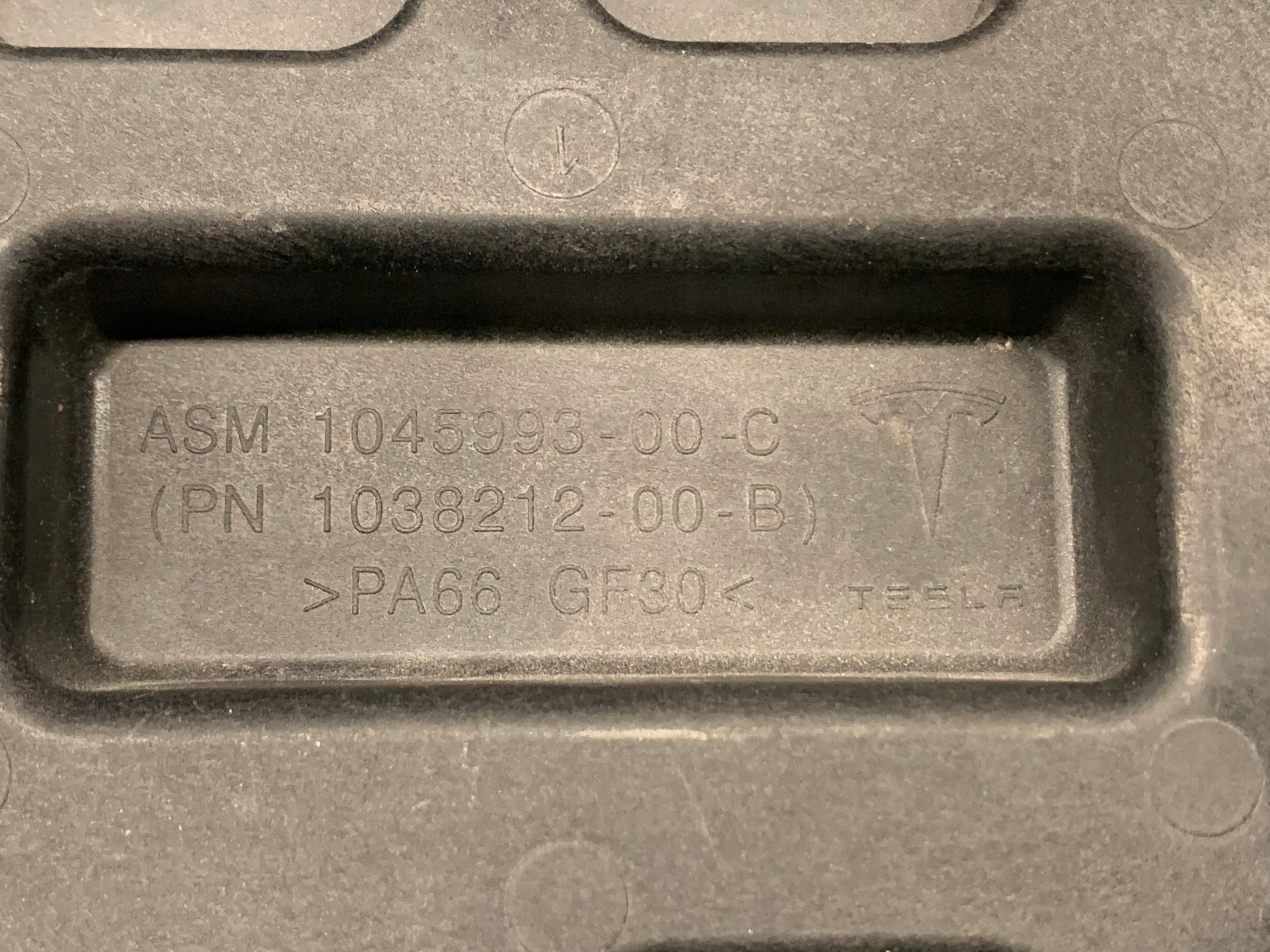 Tesla S mocowanie koszyk RADARU AP 1045993 00 C Weight with packaging 1 kg