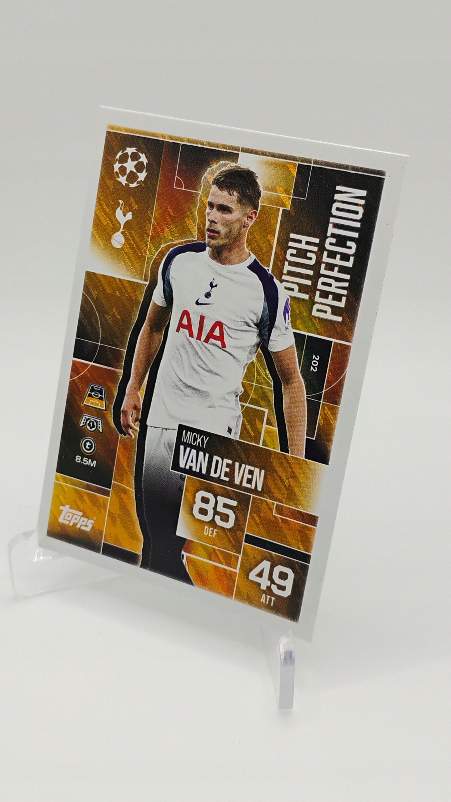 Topps Match Attax Extra 2025-2026 Pitch Perfection 202 Micky Van De Ven