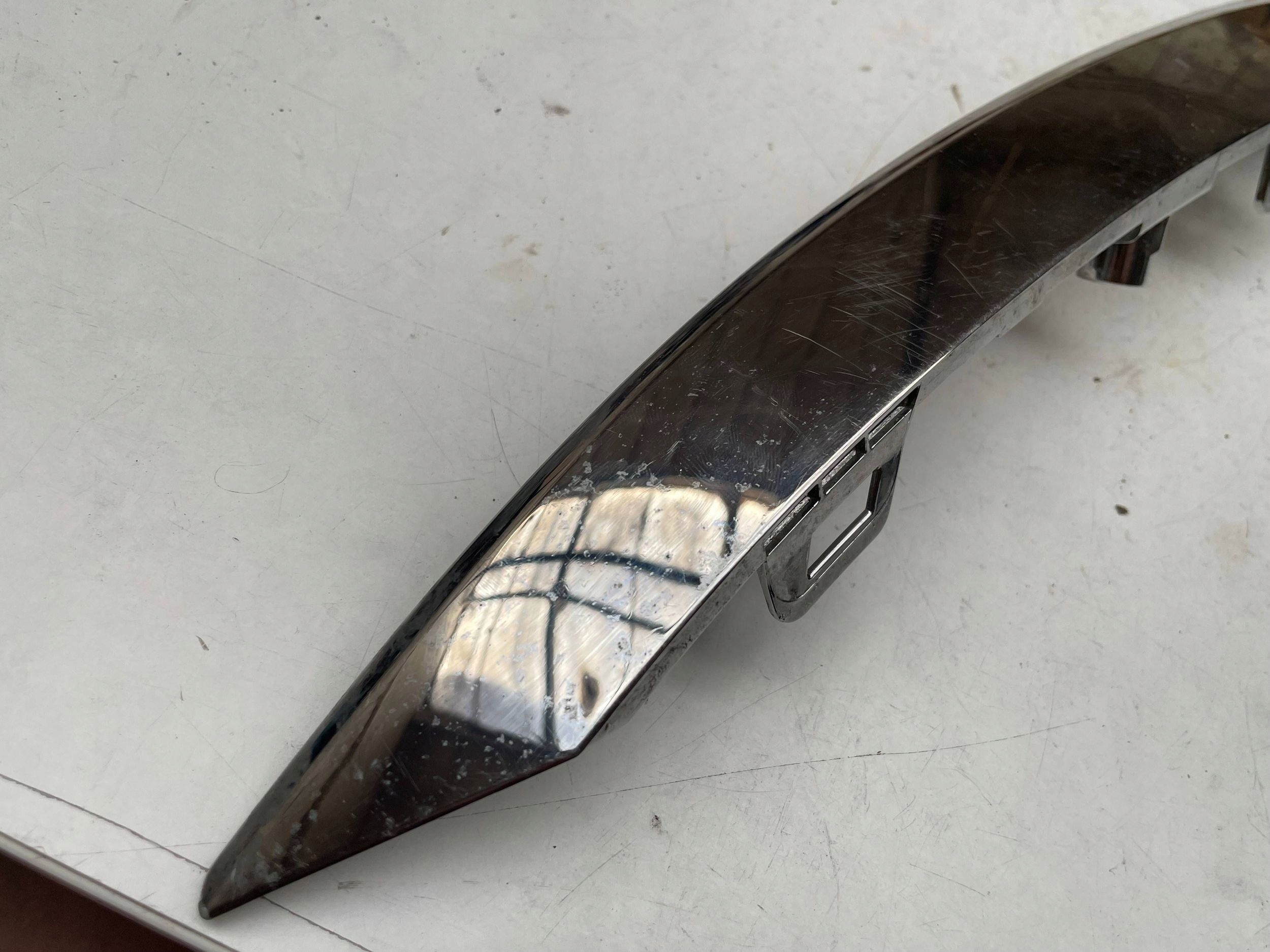 CHROM der Stoßstange heck Original Renault Captur II 850C43520R
