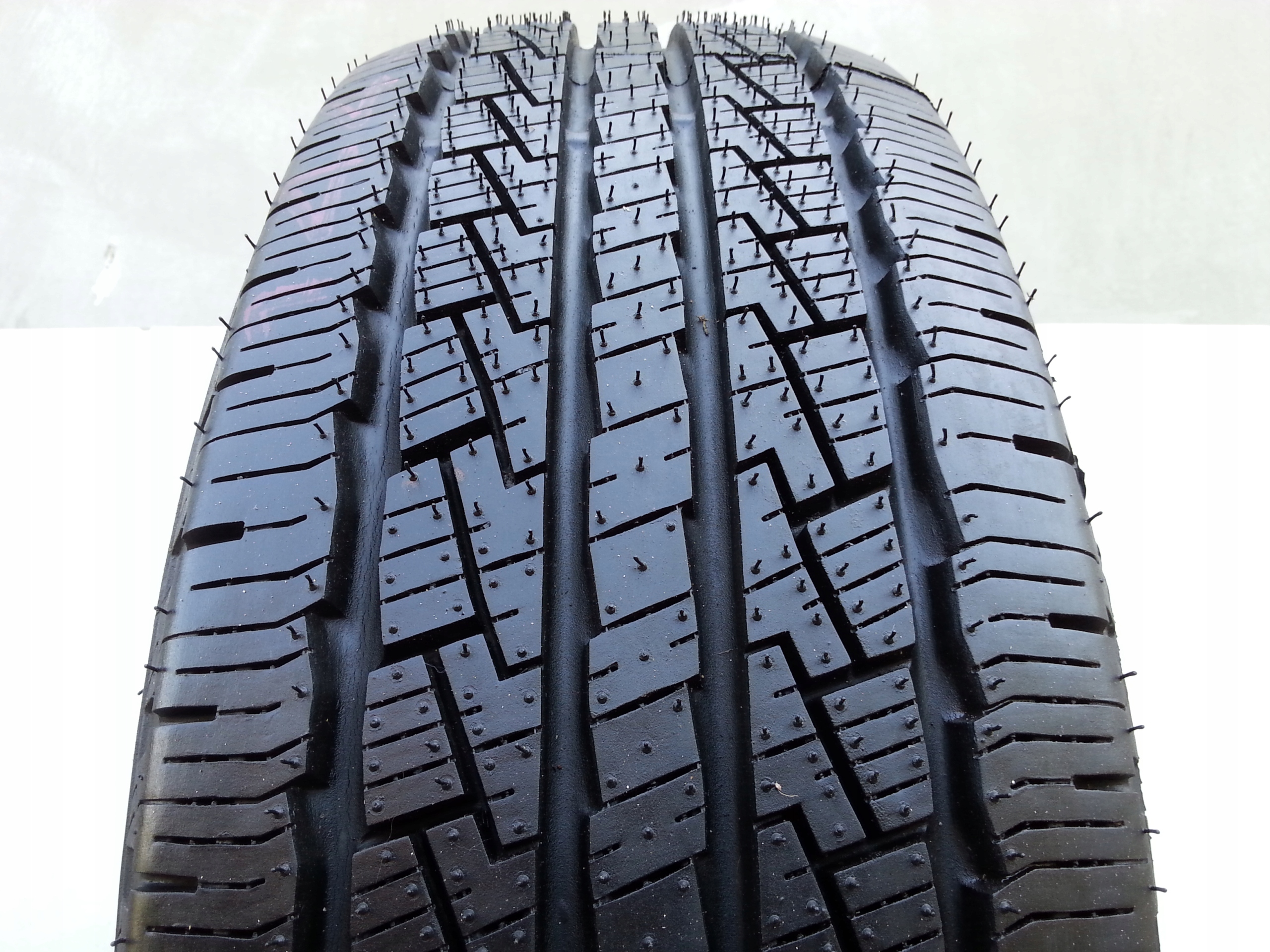 PIRELLI 235 70 16 SCORPION STR A