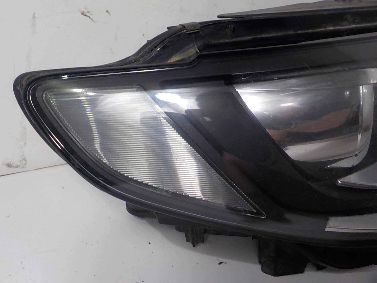 VOLKSWAGEN PASSAT CC LIFT light right front front UK 3C8941032B