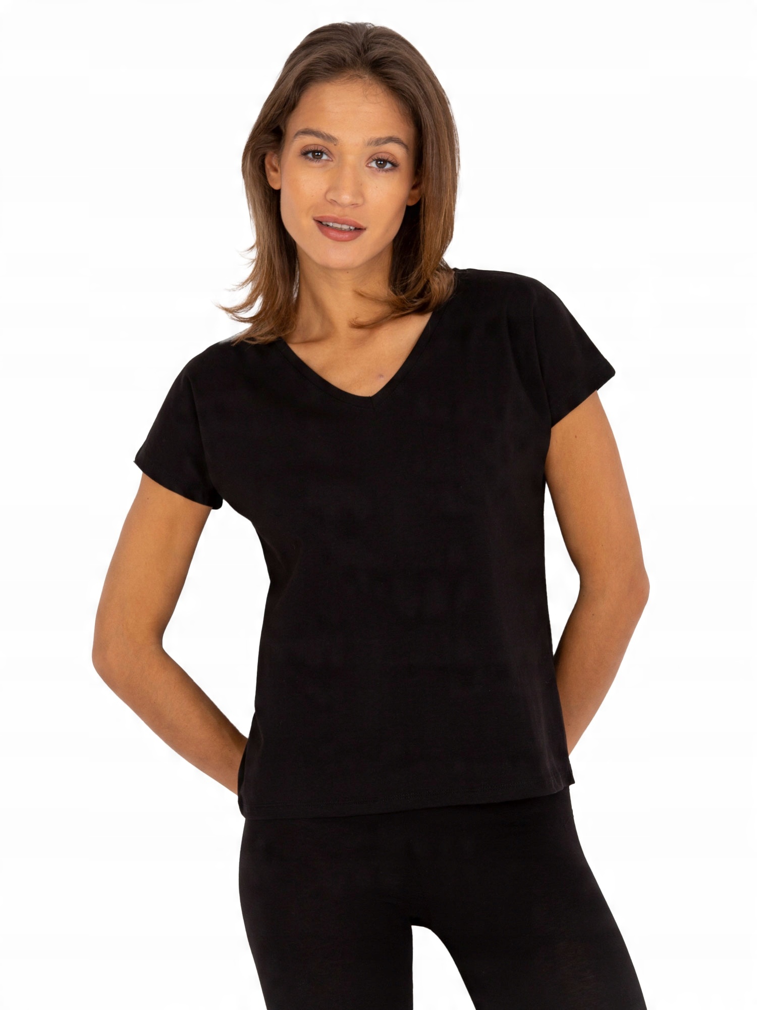 

Luźny Damski T-shirt basic z dekoltem w serek - L