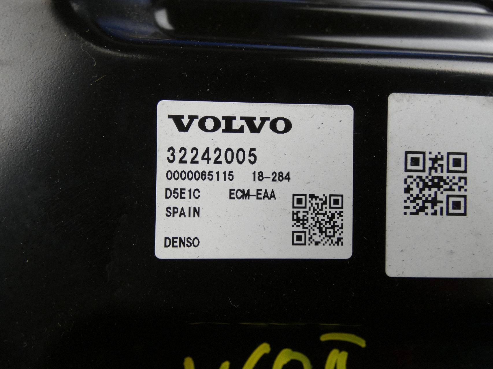 VOLVO V60 II S60 III XC60 II 2.0 D4 computer control unit of the engine ECU