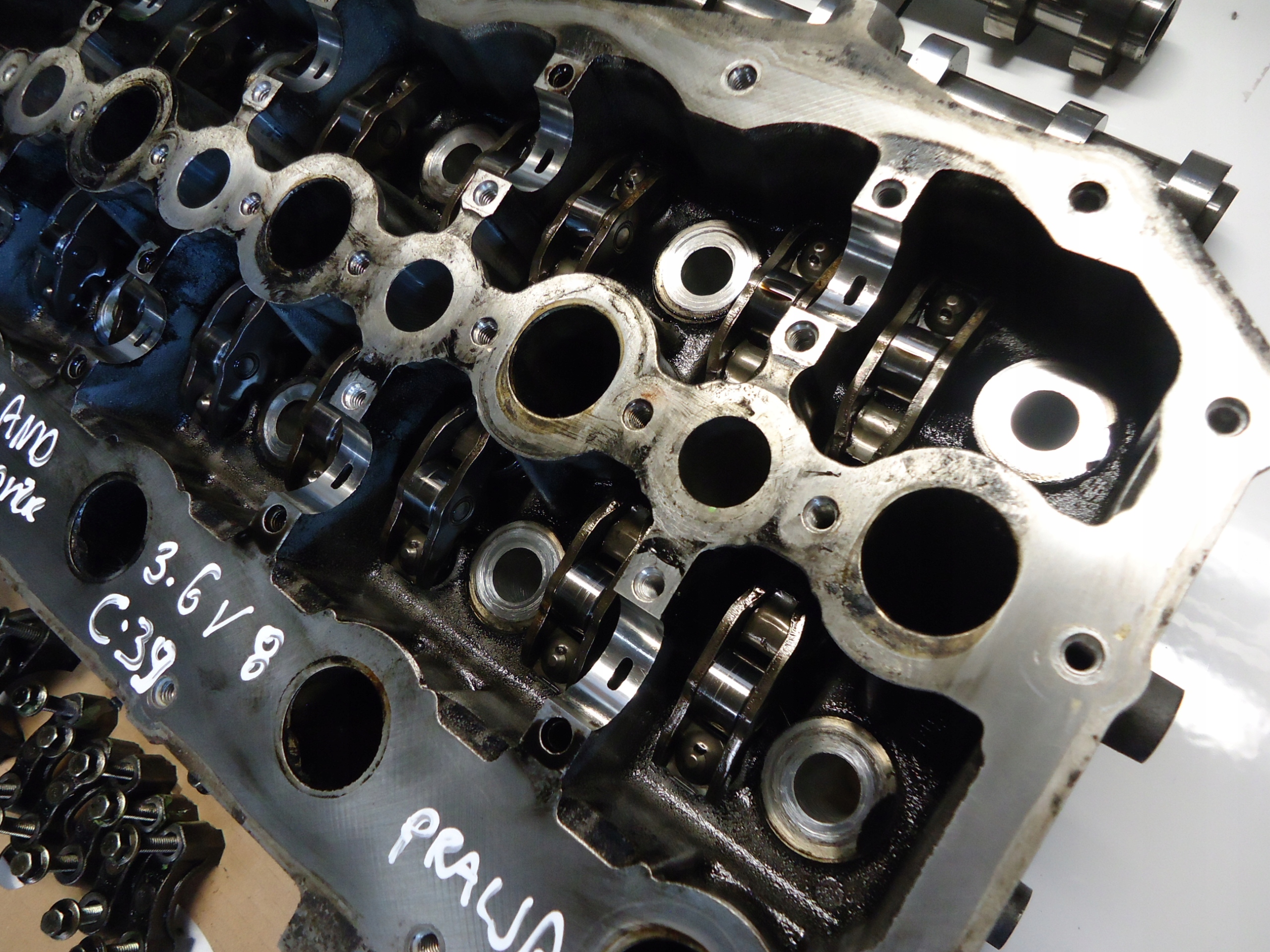 RANGE ROVER SPORT 3.6D 368DT head. right 6H4Q-6090-CB