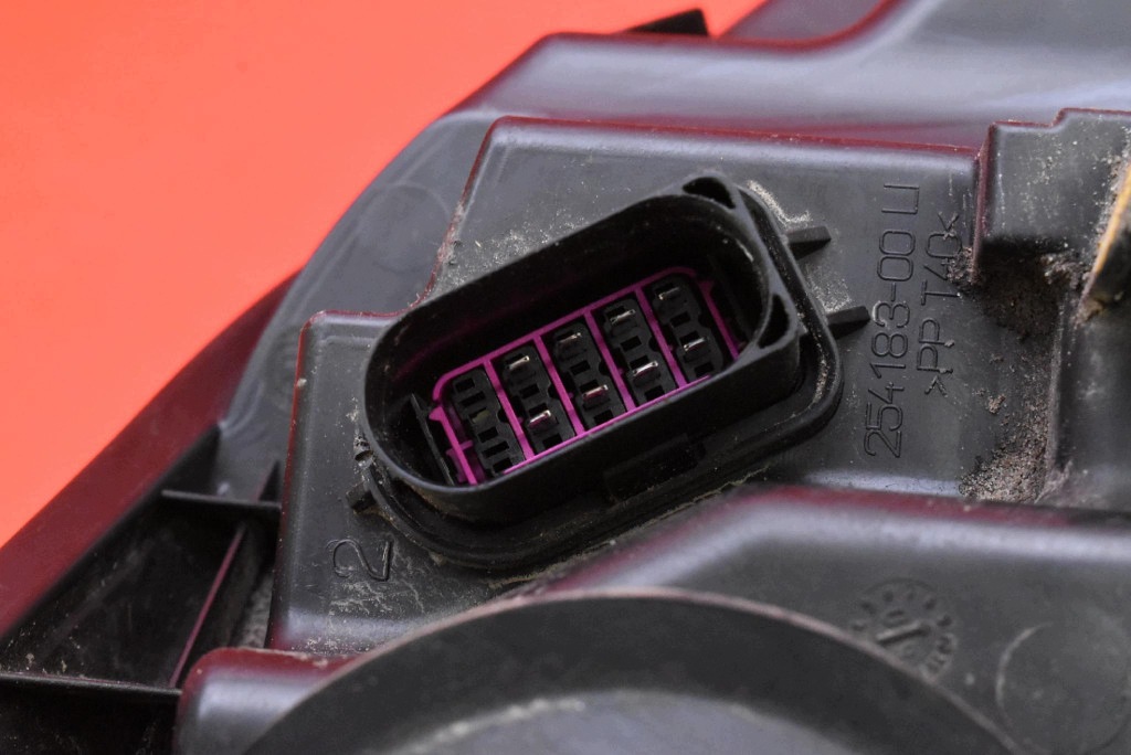 REFLEKTOR left light front EU 8A61-13W030-AH FORD FIESTA MK7 08-17
