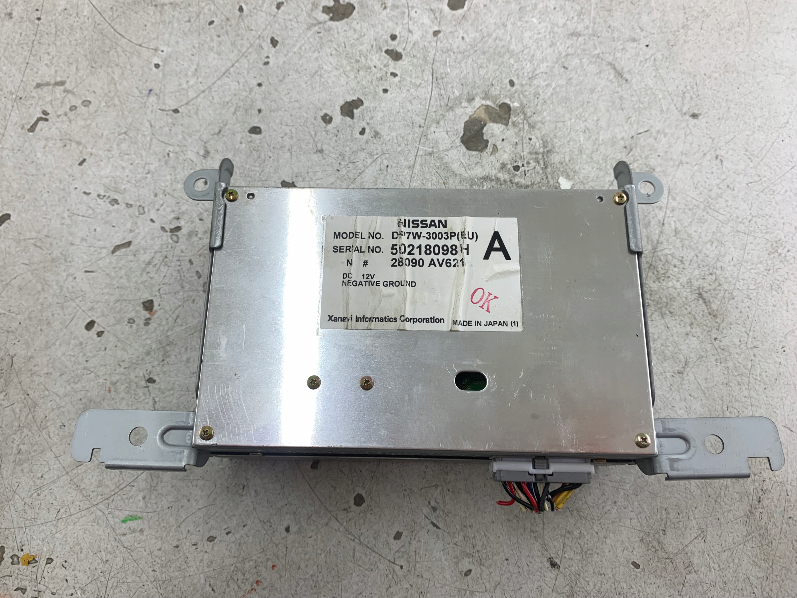 NISSAN PRIMERA P12 display 28090AV621