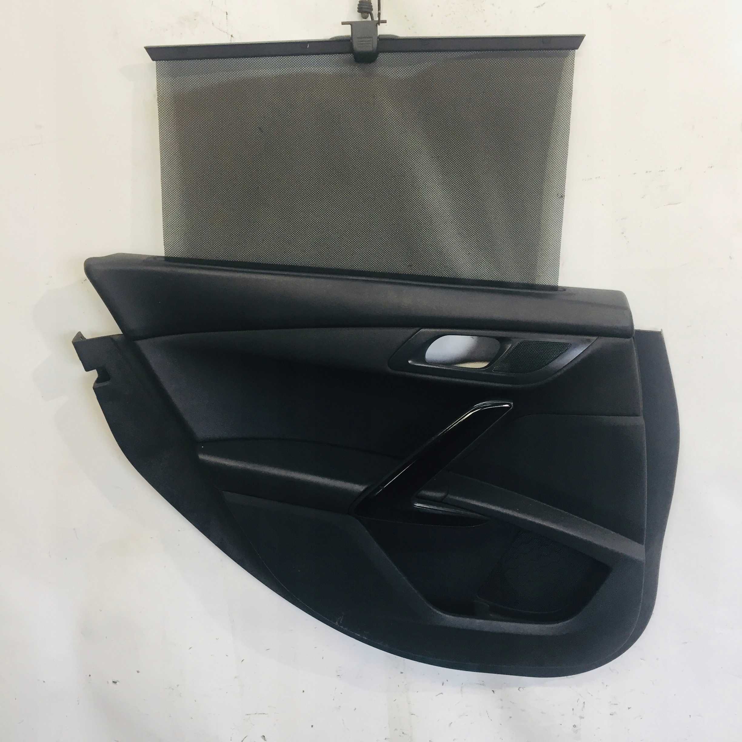 ОББИВКА ЛІВОЇ ЗАДНЬОЇ ДВЕРІ ШКІРА PEUGEOT 508 SW