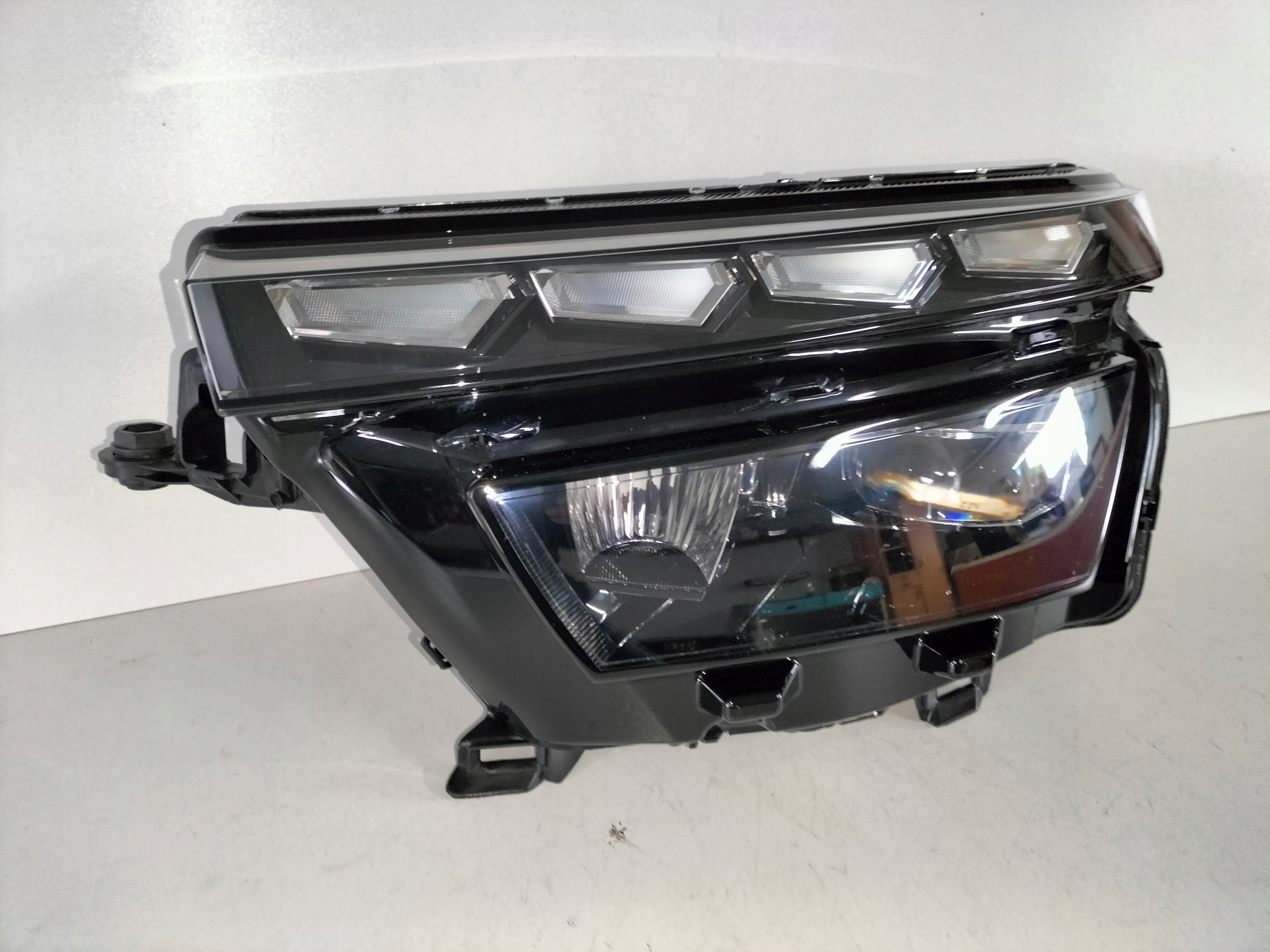 light front reflektor left SKODA KAMIQ 19