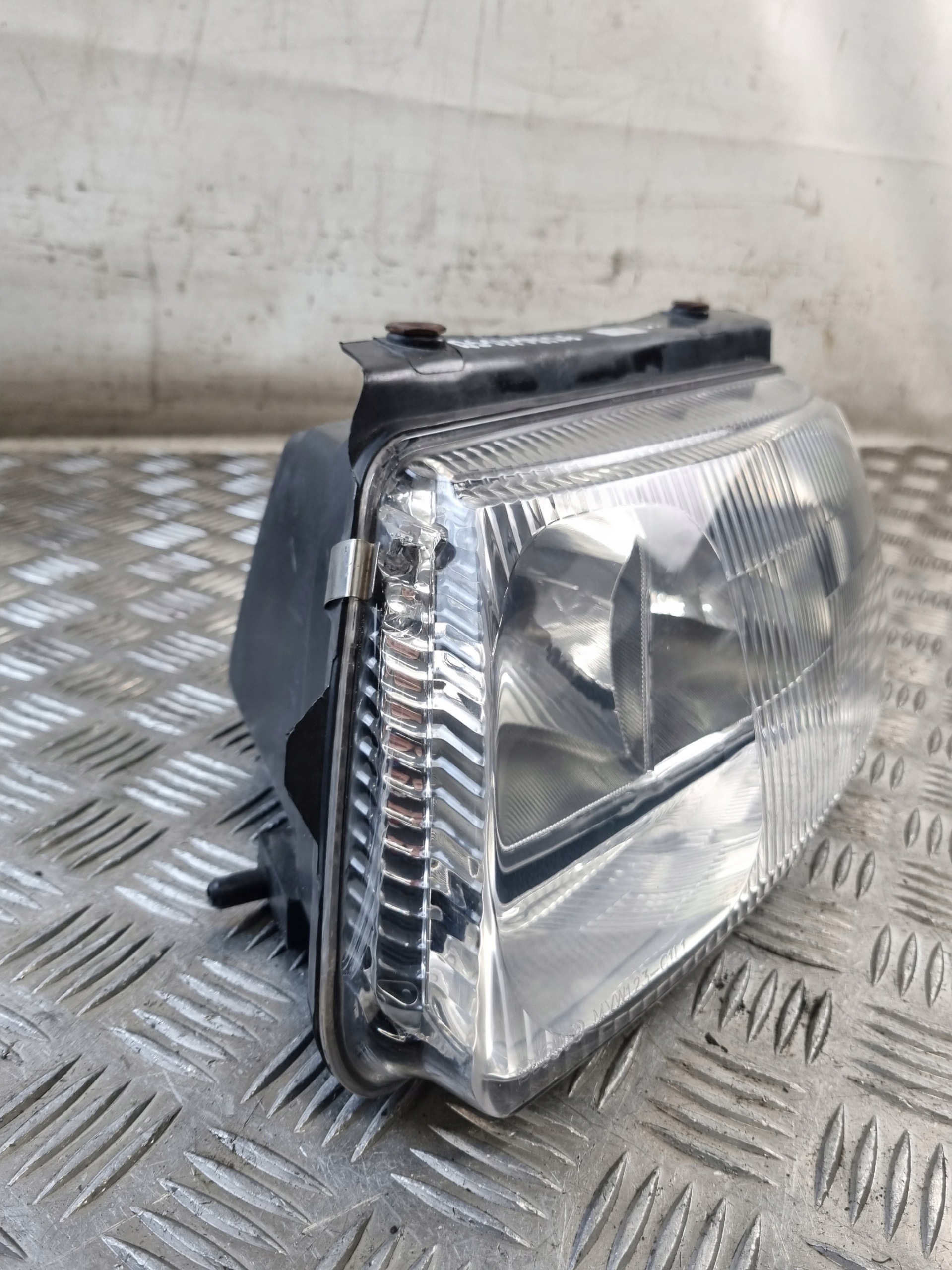 fanale faro anteriore sinistra VW PASSAT B5