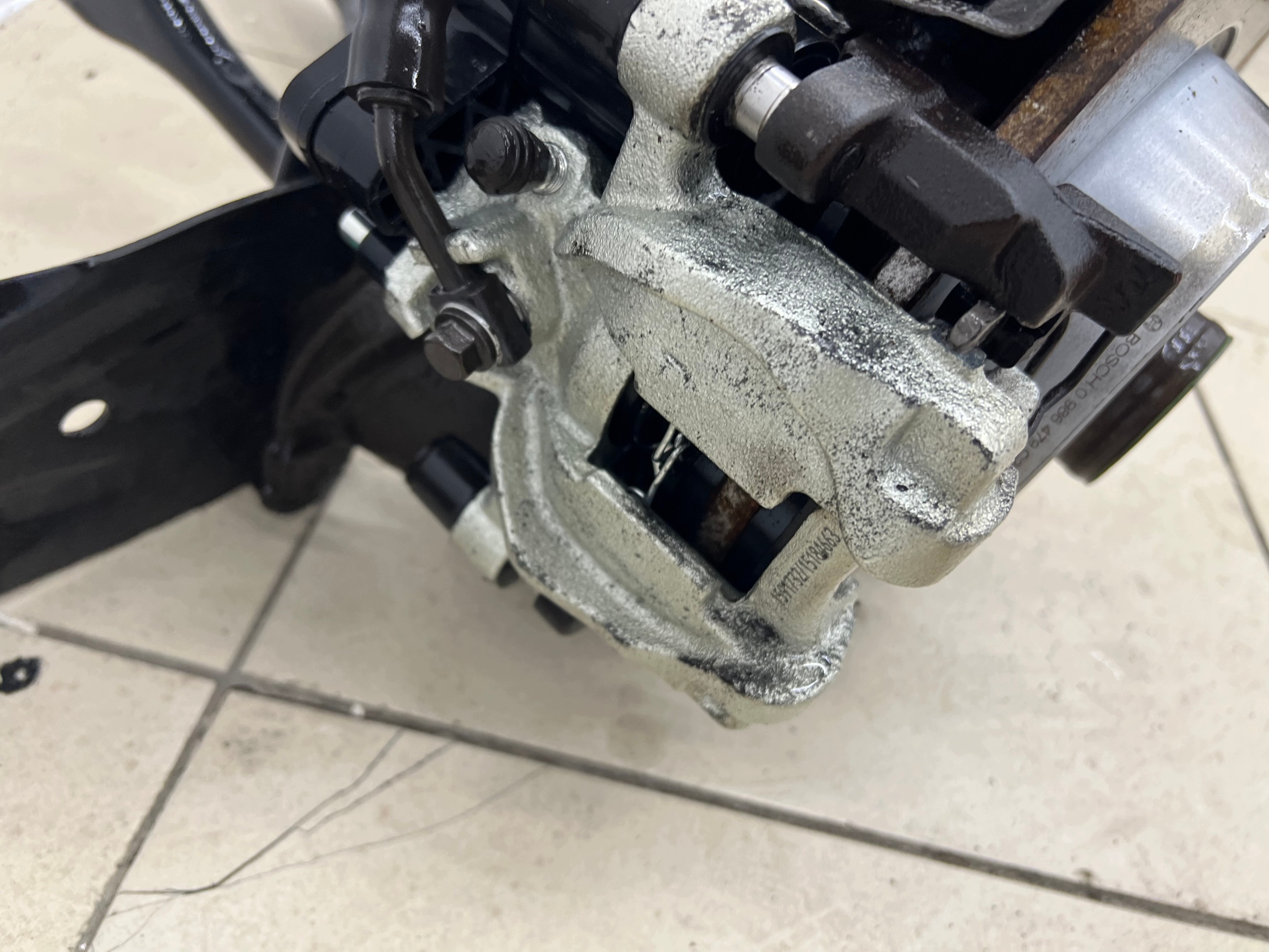swing rear left complete AUDI A3 8V 2.0 TDI original 5Q0505225