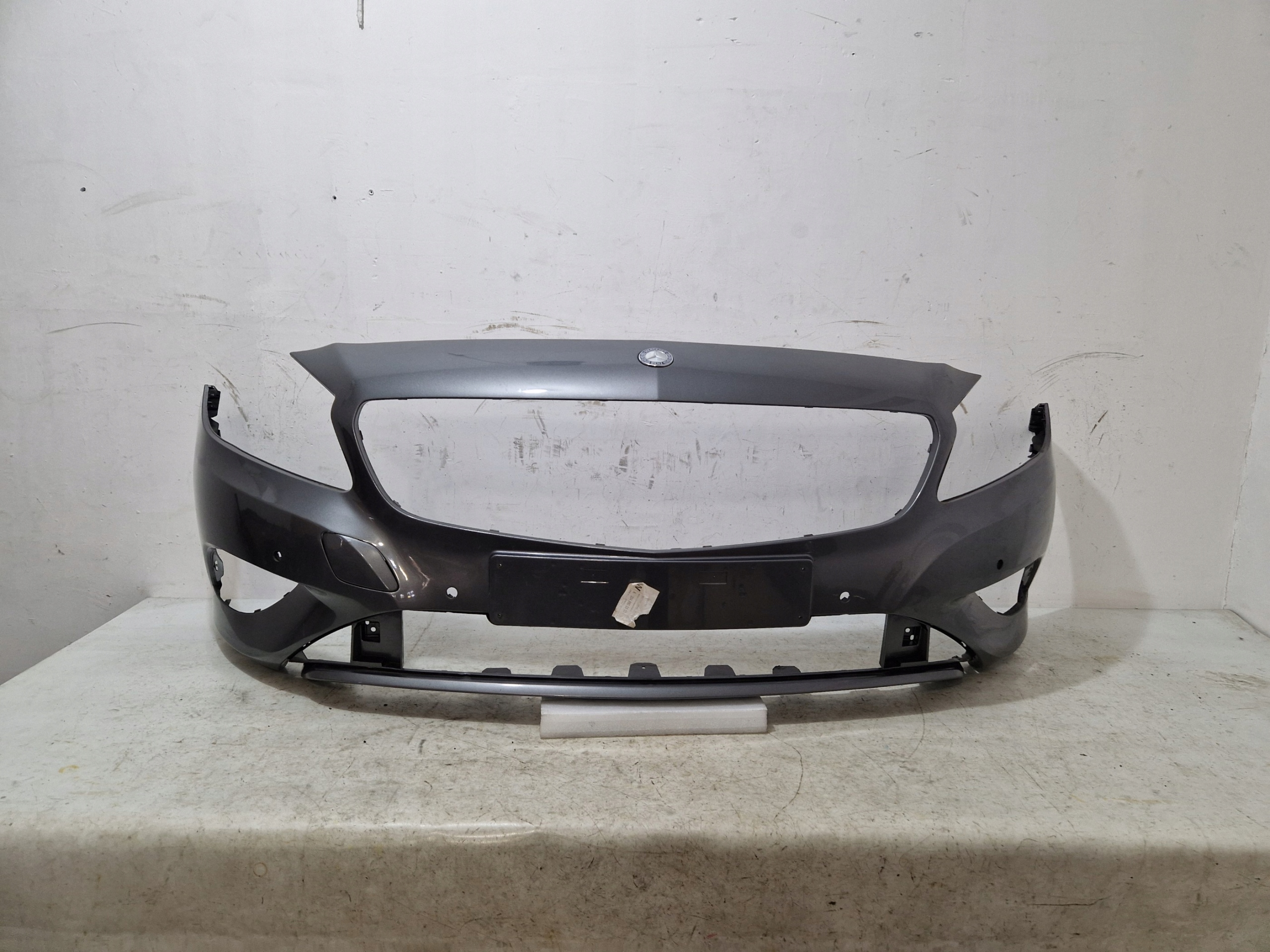 MERCEDES A KLASA W176 bumper front front A1768850025