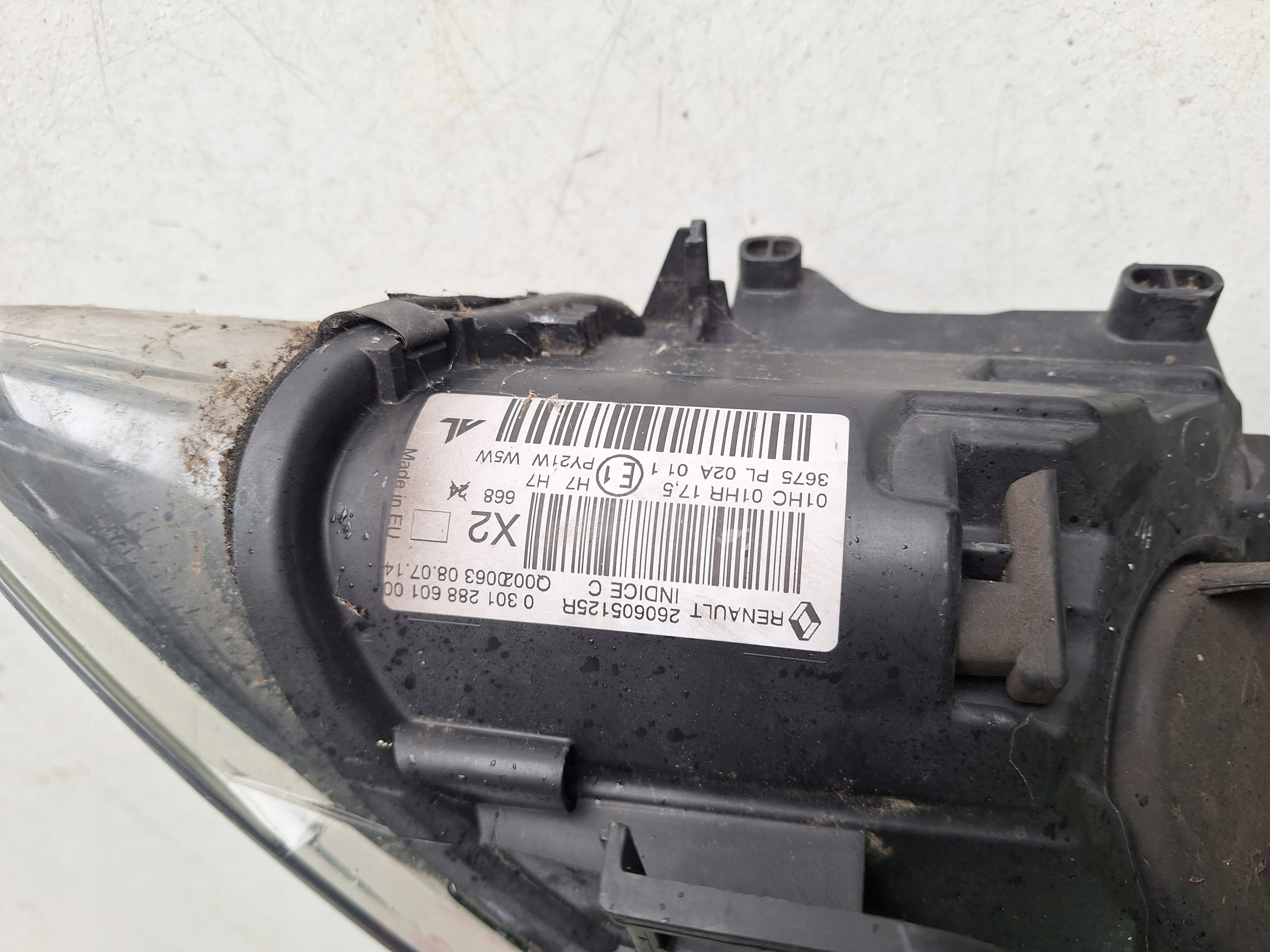 RENAULT MEGANE III LIFT 14-16 light left UK