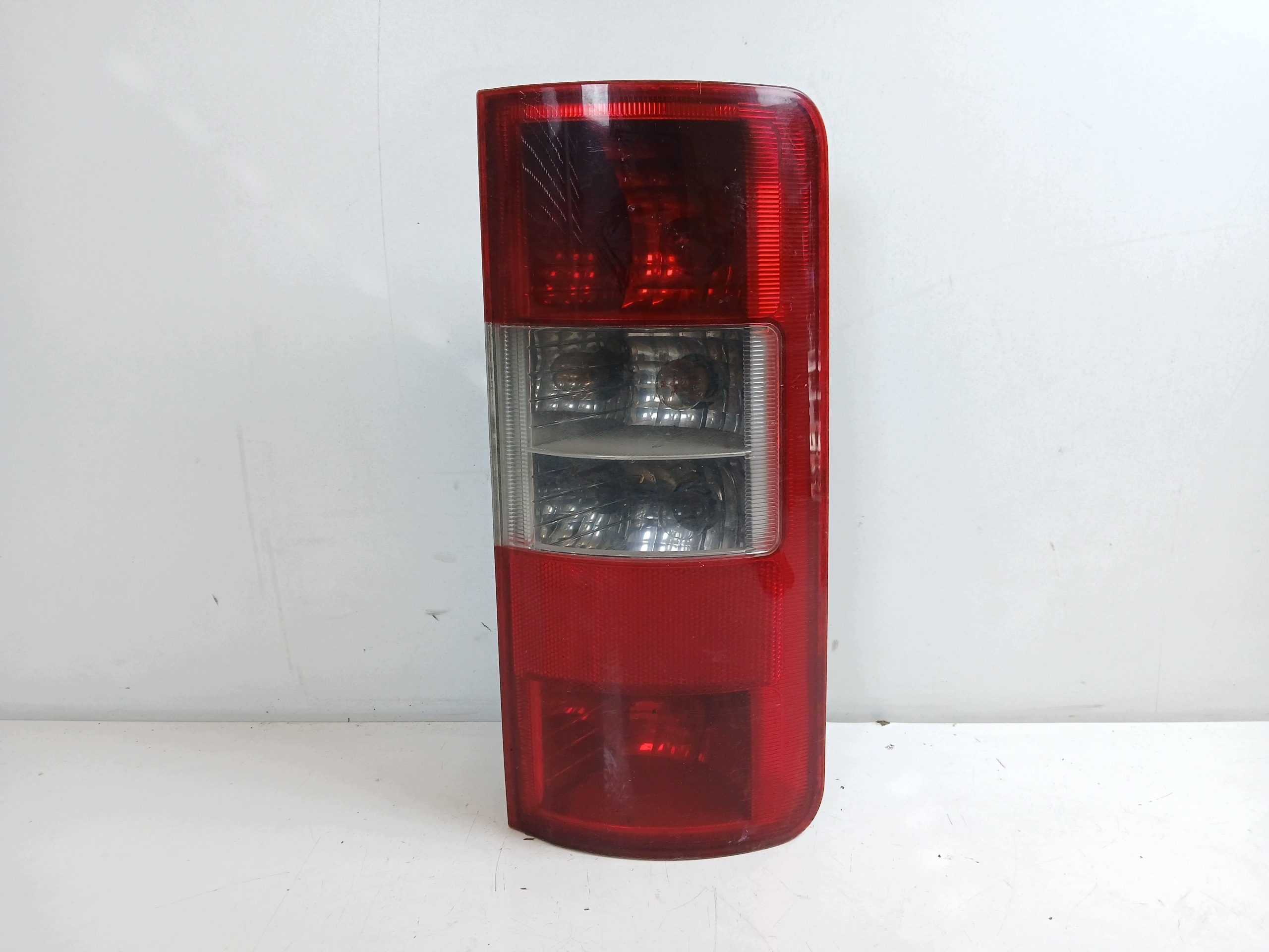 FORD CONNECT and light right rear part