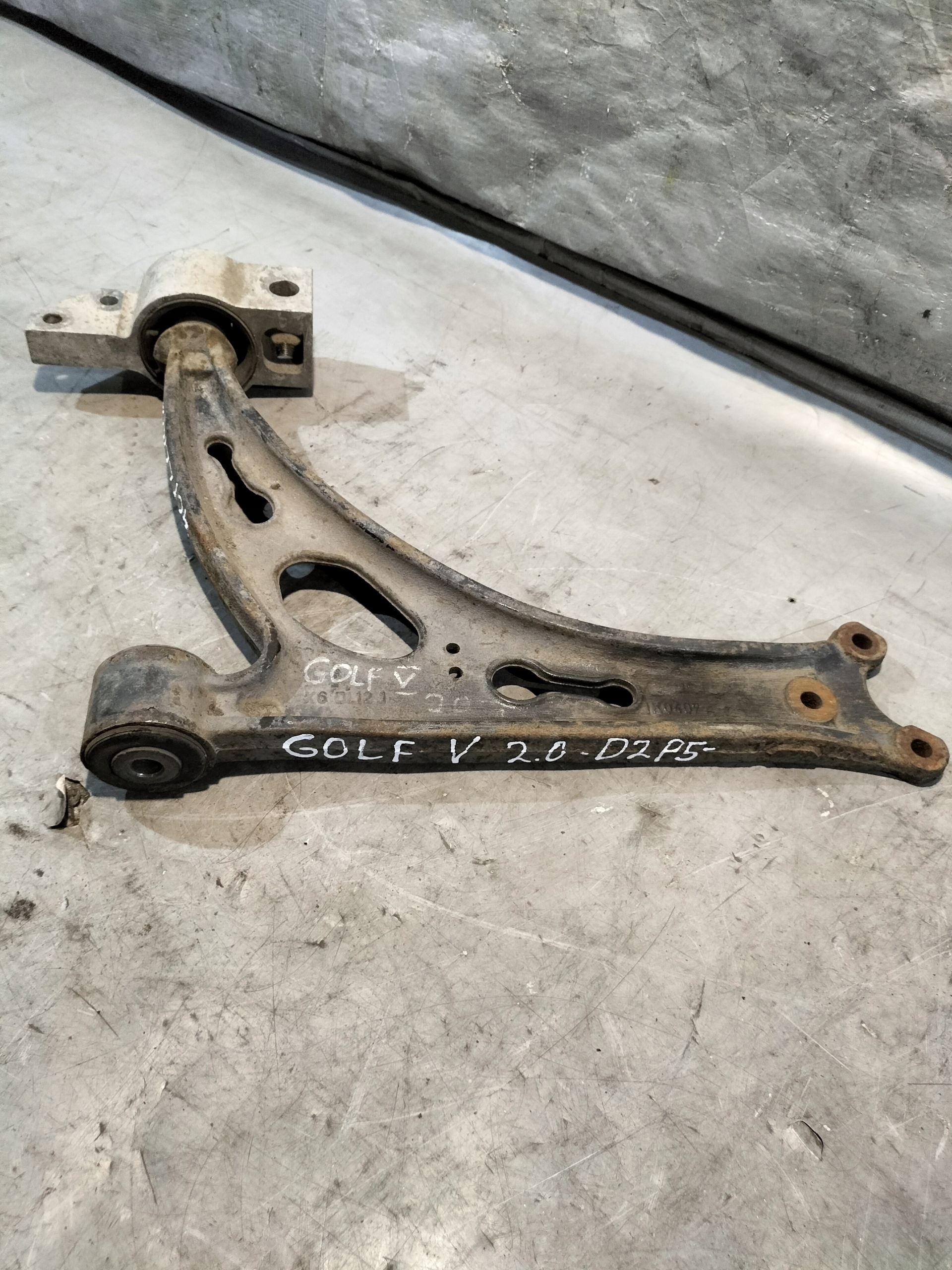 arm front right VW GOLF plus V 04-13 2.0TDI