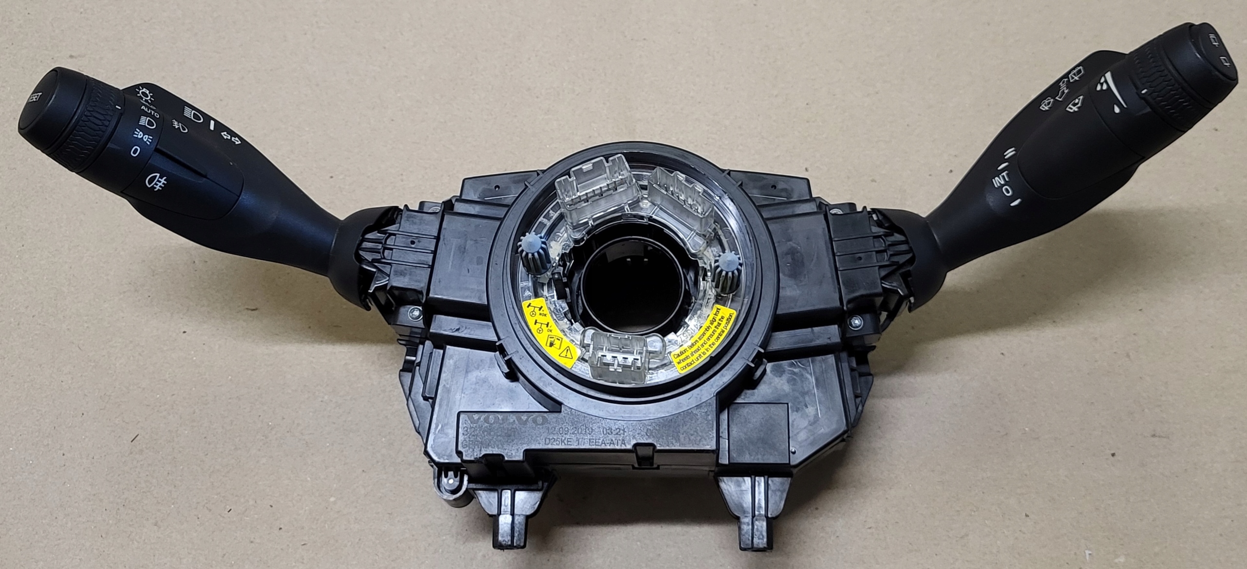 ring MANETKA below steering wheel, levers ring VOLVO XC60 II 2 OE EUROPA