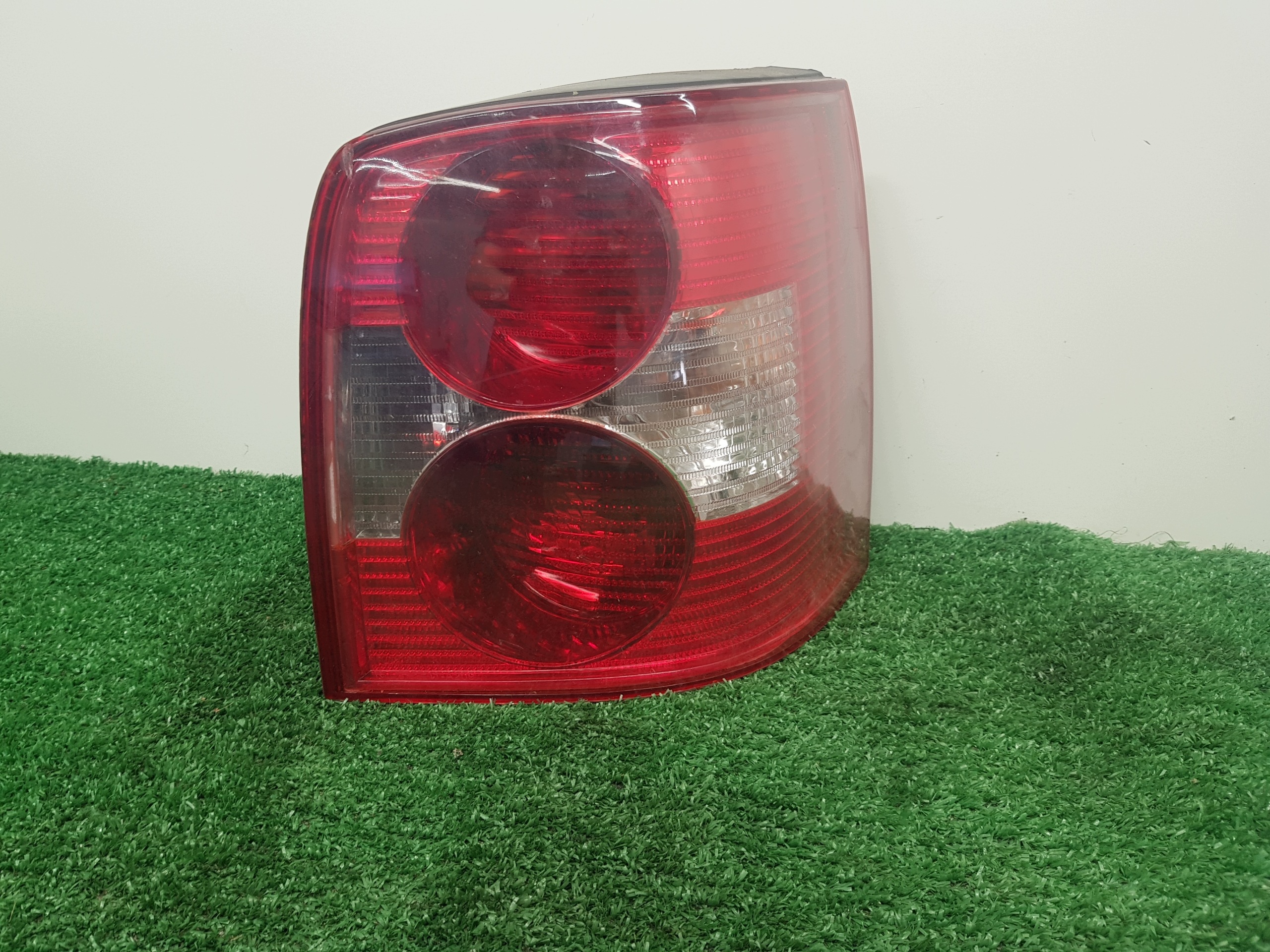 light right rear LIFT VOLKSWAGEN PASSAT B5 FL KOMBI