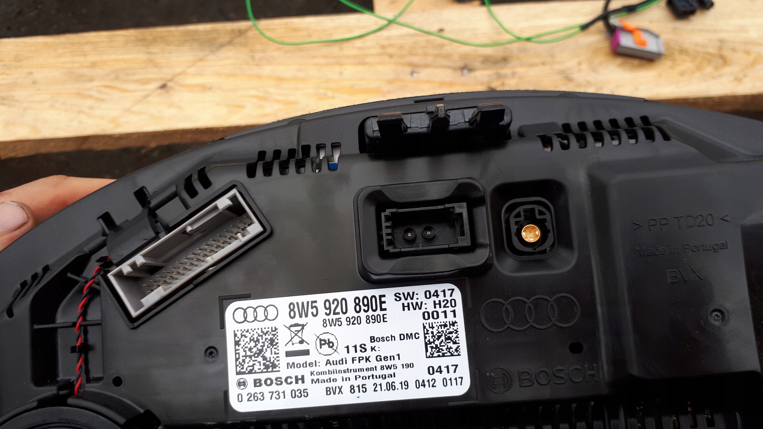 спидометр Audi OE 8W5920890E