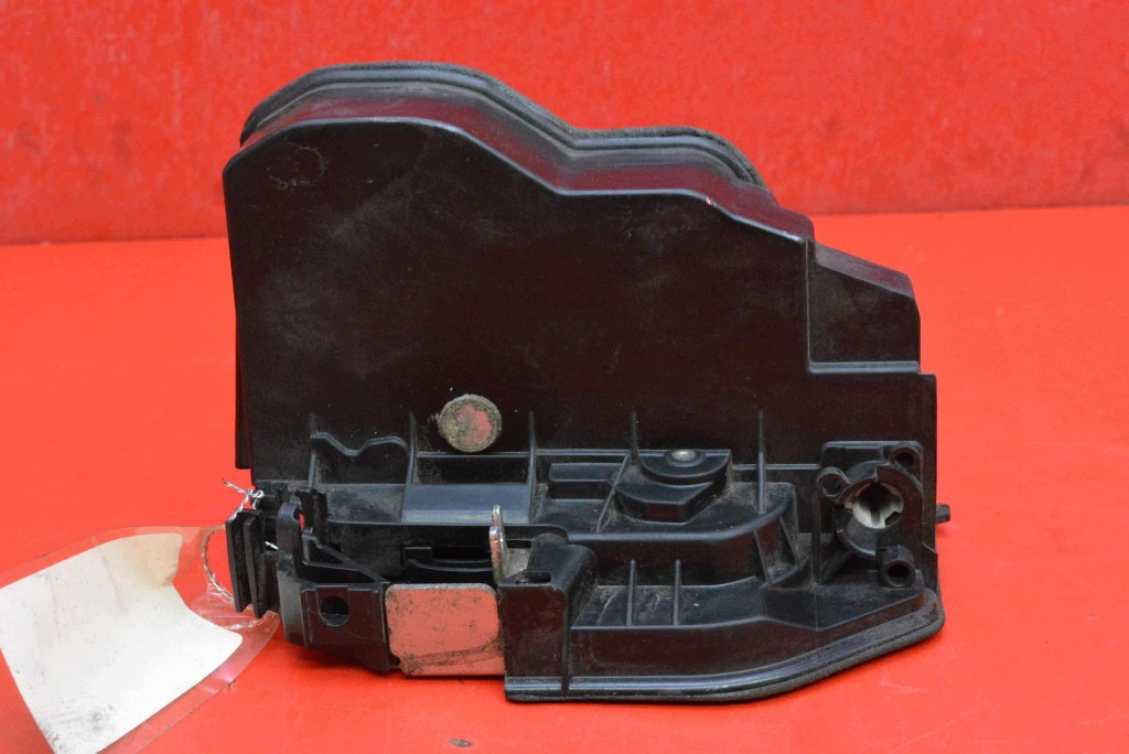 lock door left front front EU 7202149 BMW E87 LIFT 07-12