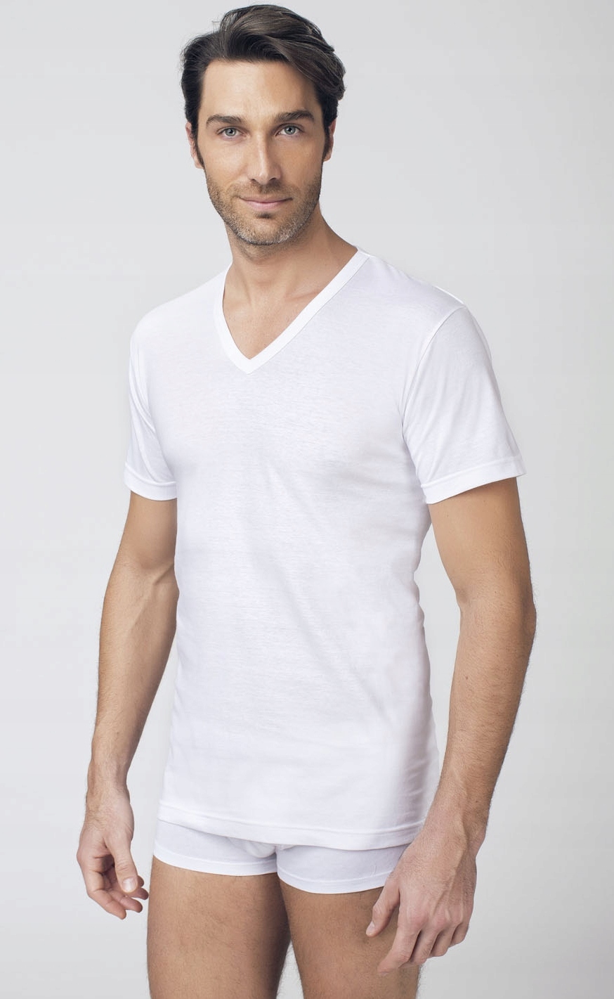 4szt - Podkoszulek męski NOTTINGHAM biały V-neck L Rękaw krótki rękaw