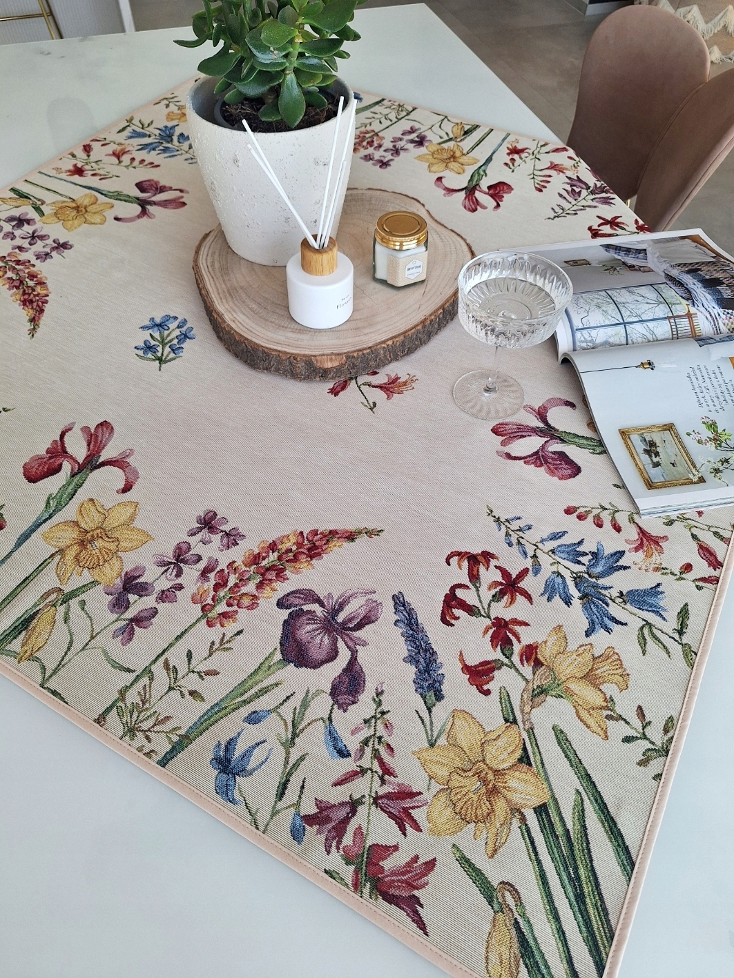 Ubrus 100x100 cm F01 Jarní květ