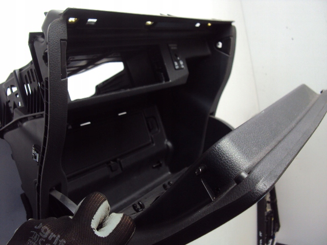 бардачок пассажира Audi Q2 2016-