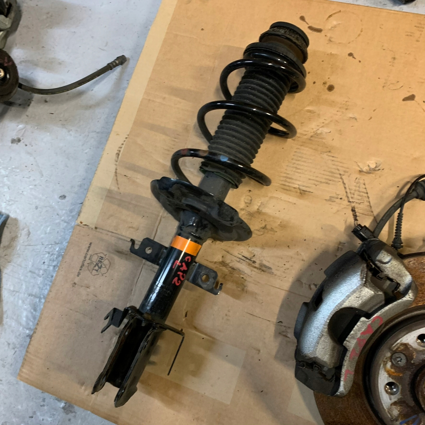 RENAULT CAPTUR II 1.6 E-TECH HYBRYDA left swing shock absorber 543026917R