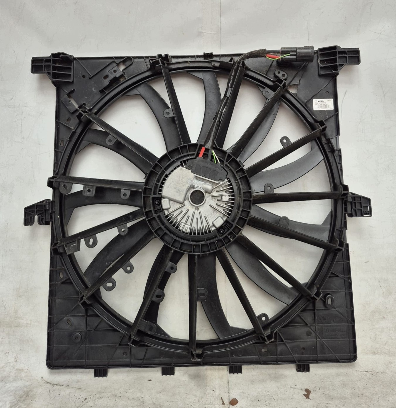 RANGE ROVER SPORT L461 III 22- ventilátor chladiče M8E2-8C607-AC