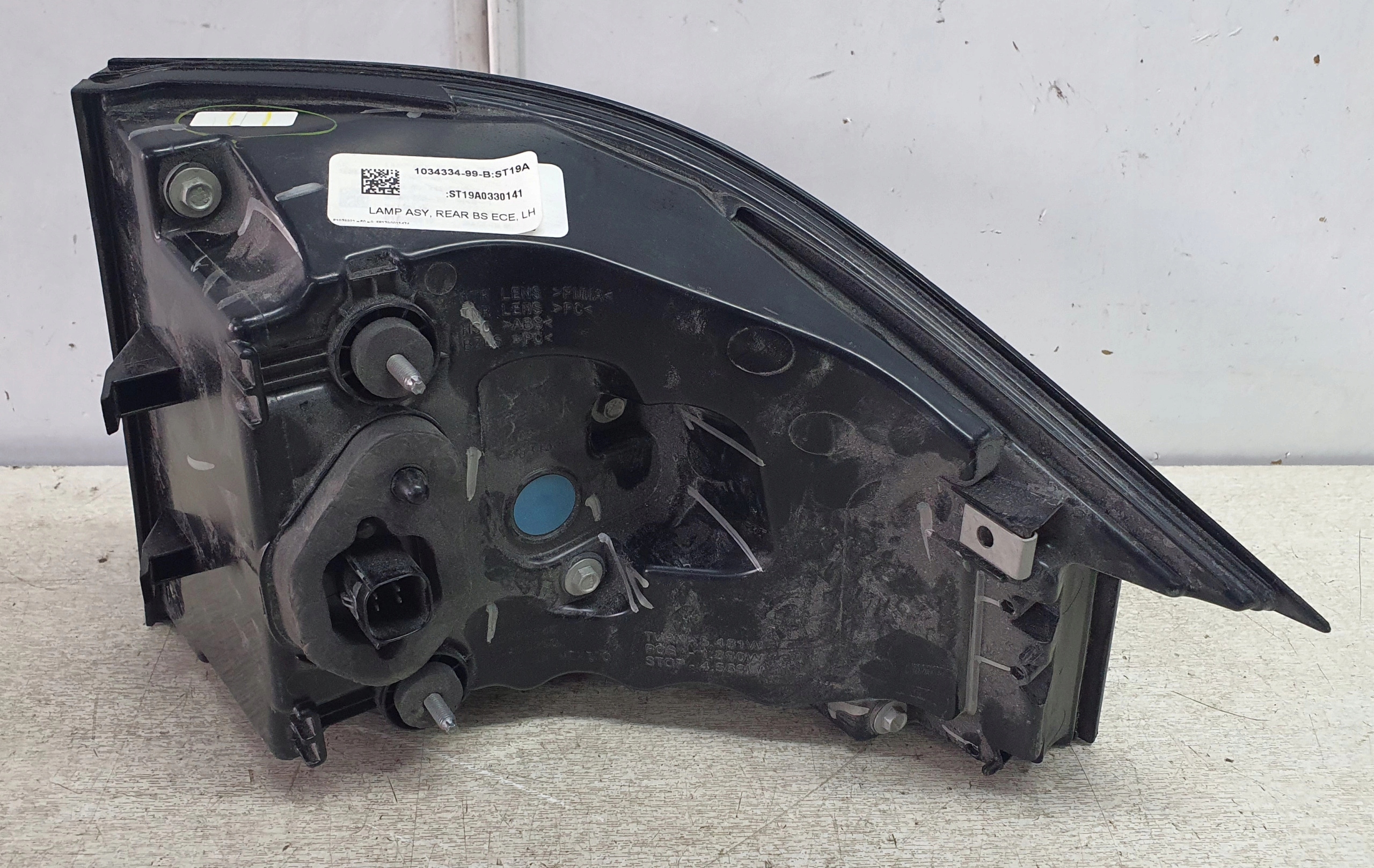 TESLA MODEL X light left rear part EUROPA original 103433400A