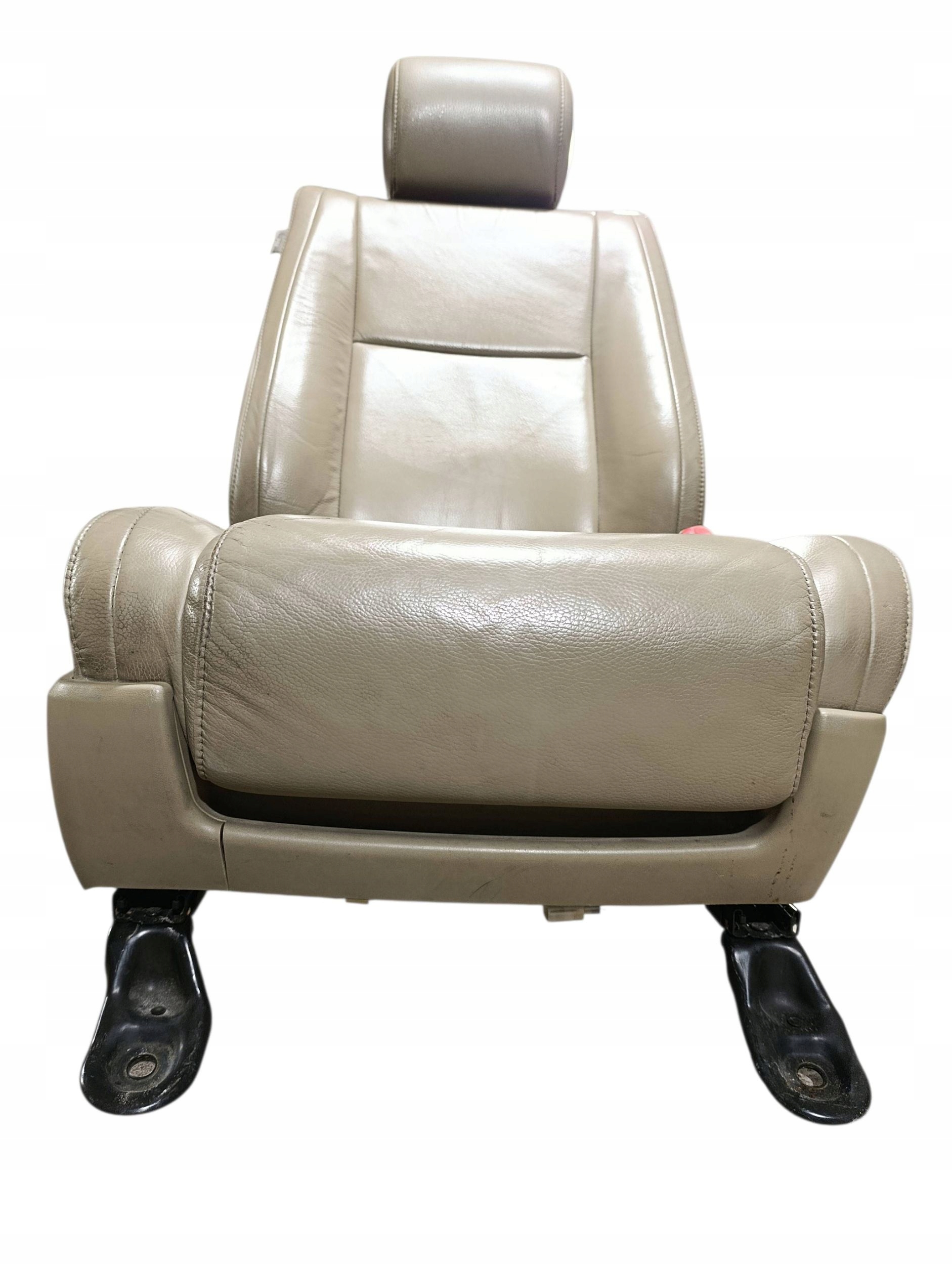 кресло пассажира перед Сторона левый TOYOTA SEQUOIA (XK60) 710710C560