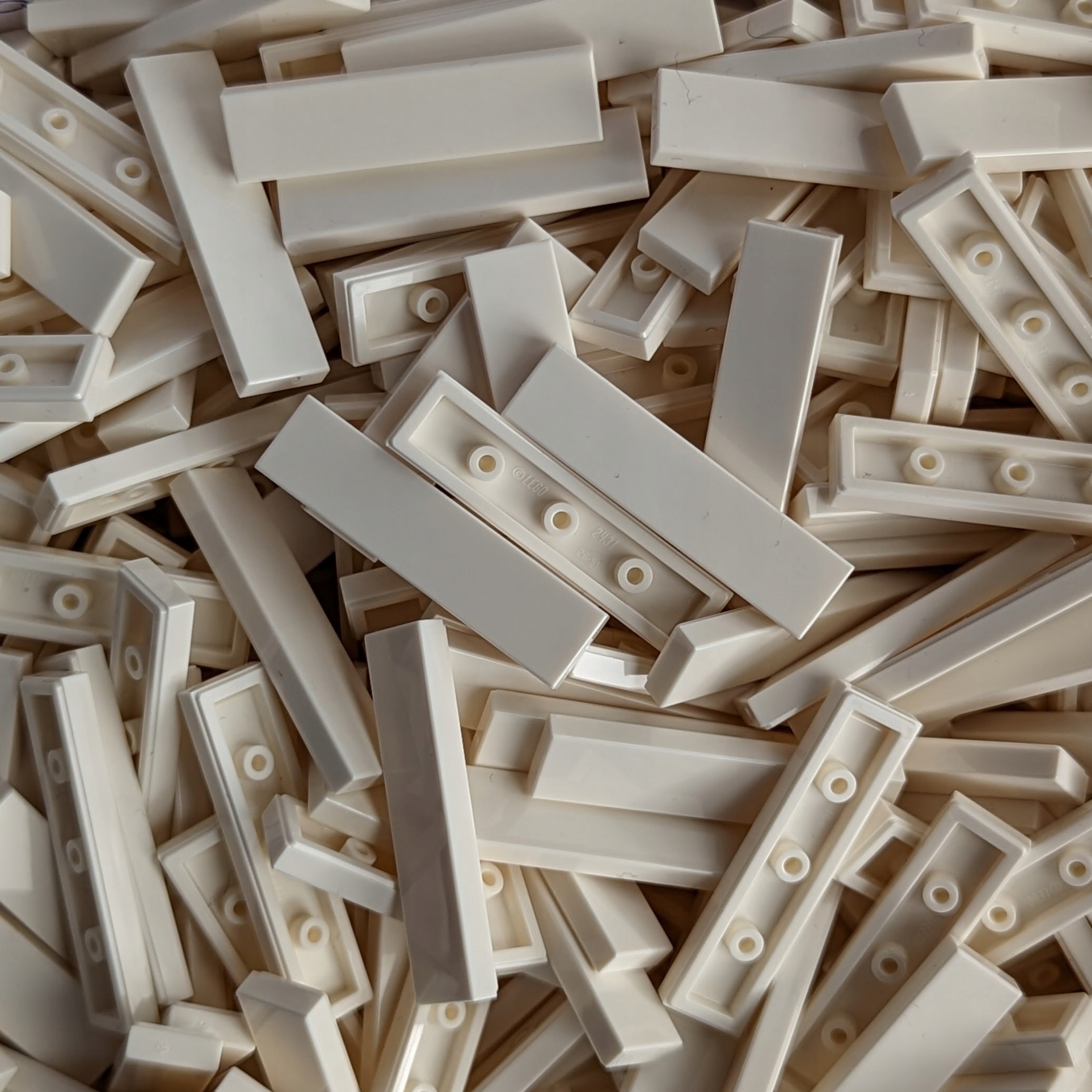 

Pakiet Lego 2431 Płytka Tile 1x4 biały 20szt Nowa