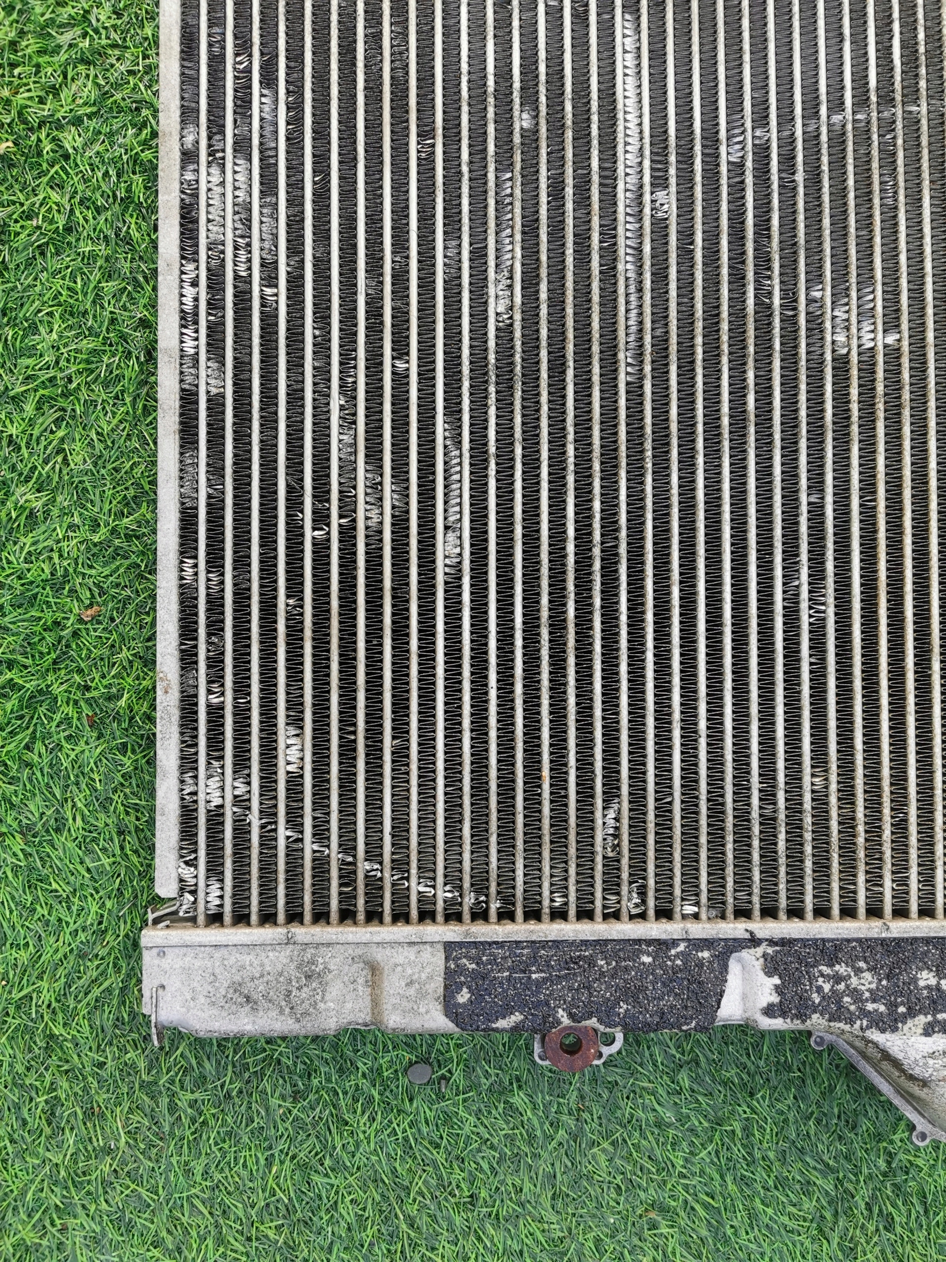 TOYOTA LAND CRUISER J120 intercooler 30170