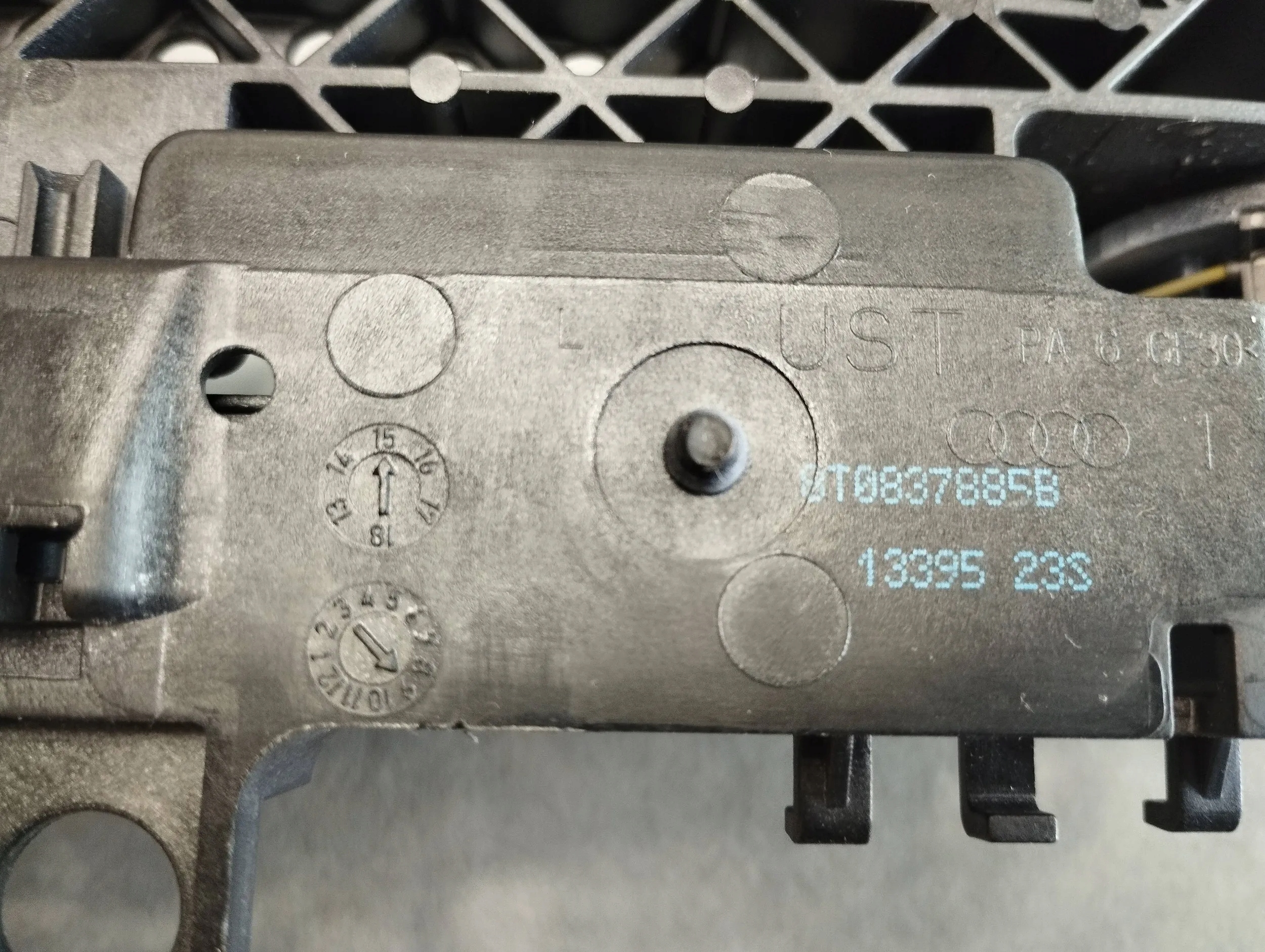 Audi A5 8T handle left rear part KESSY LY9C