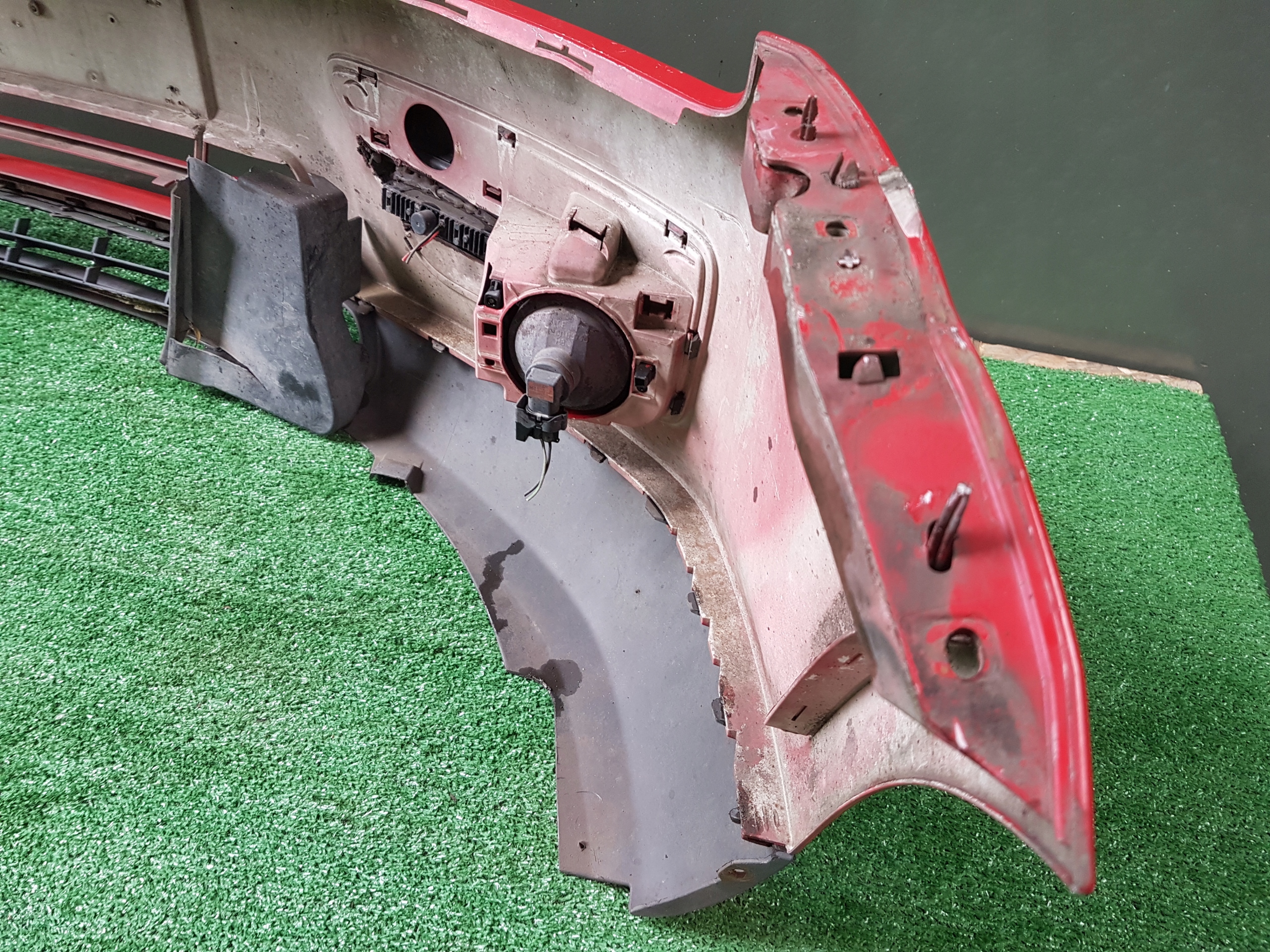 nárazník předek přední FORD FOCUS MK2