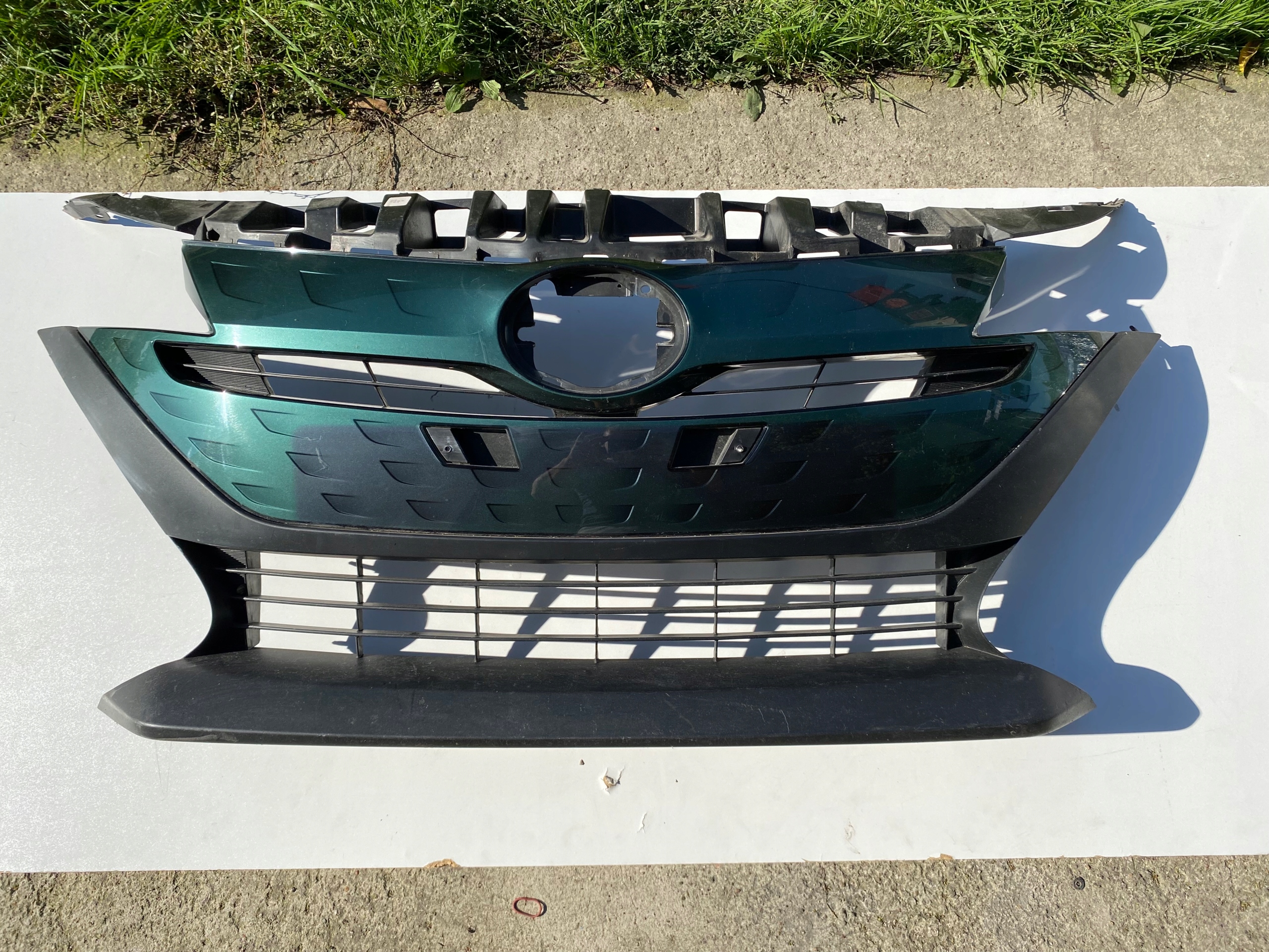 ATRAPA Toyota Prius Plug In