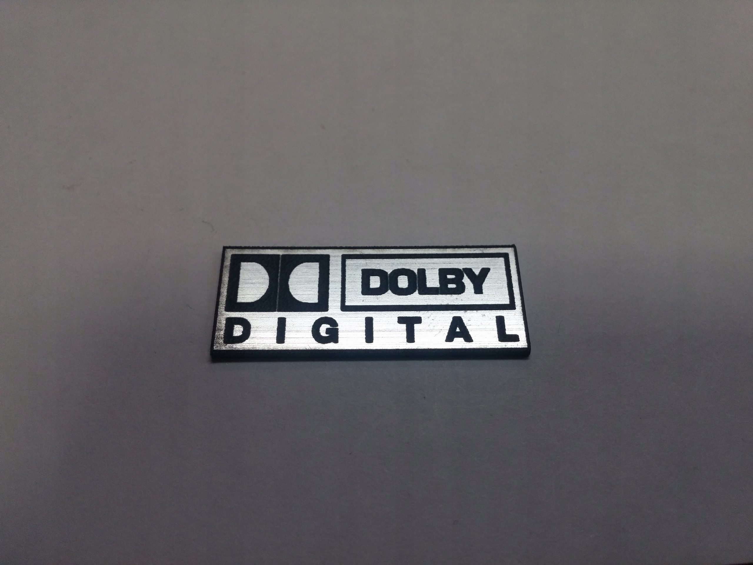 

Dolby Digital naklejka emblemat 29 x 12 mm*SREBRNA