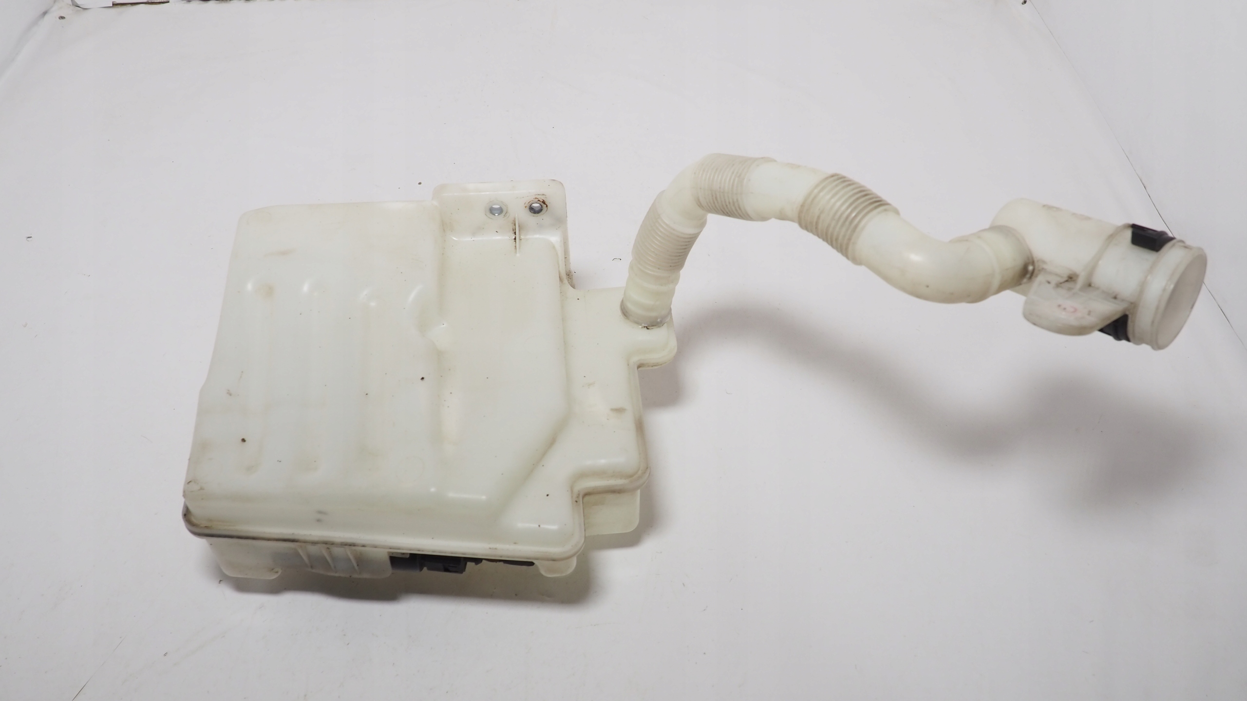 VW Audi Seat Skoda washer fluid tank