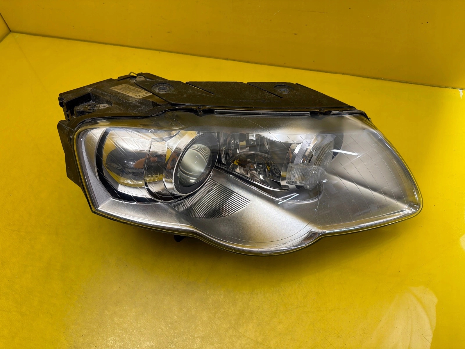 light right front VW Passat B6 Xenon 05- 3C0941754G