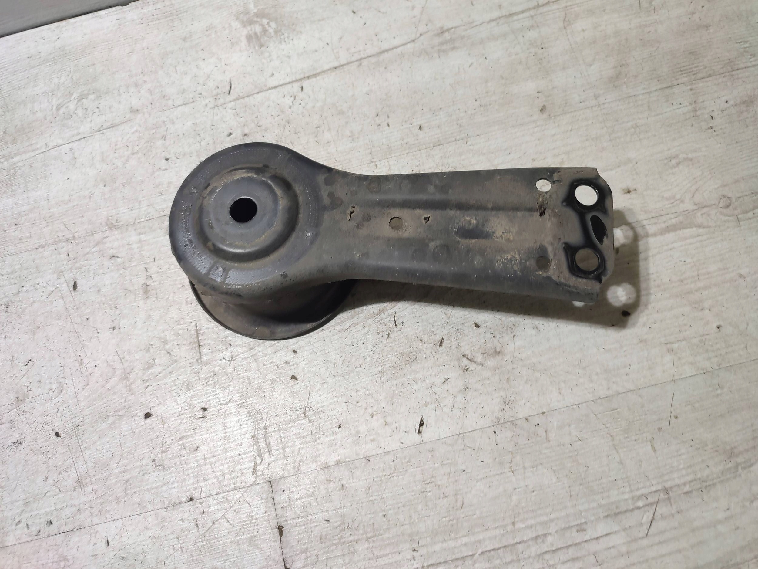 Lexus RC 2019 rear part side right holder bracket