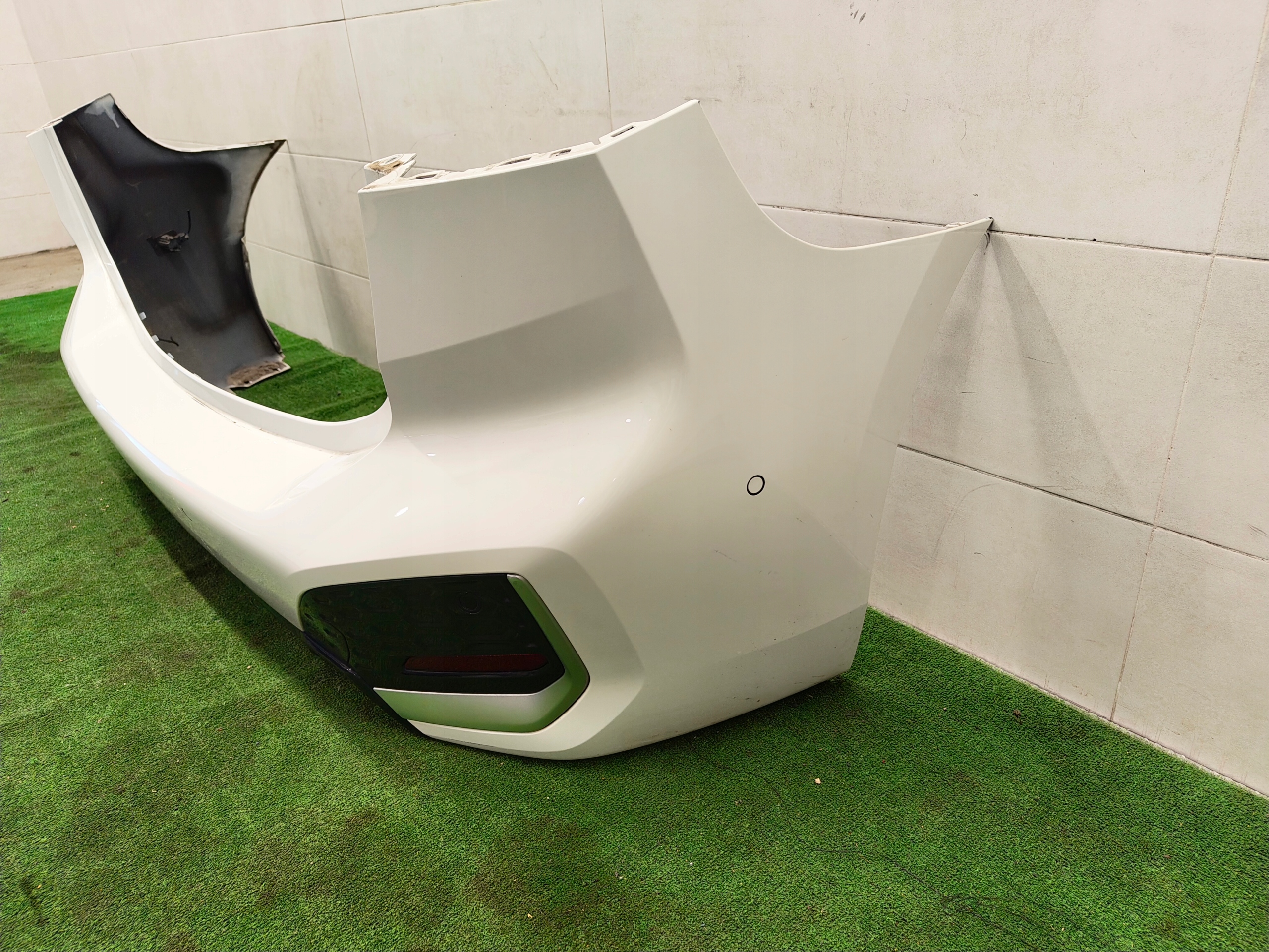 BMW 2 U06 bumper rear part 6PDC below towing colour A300 m-packet