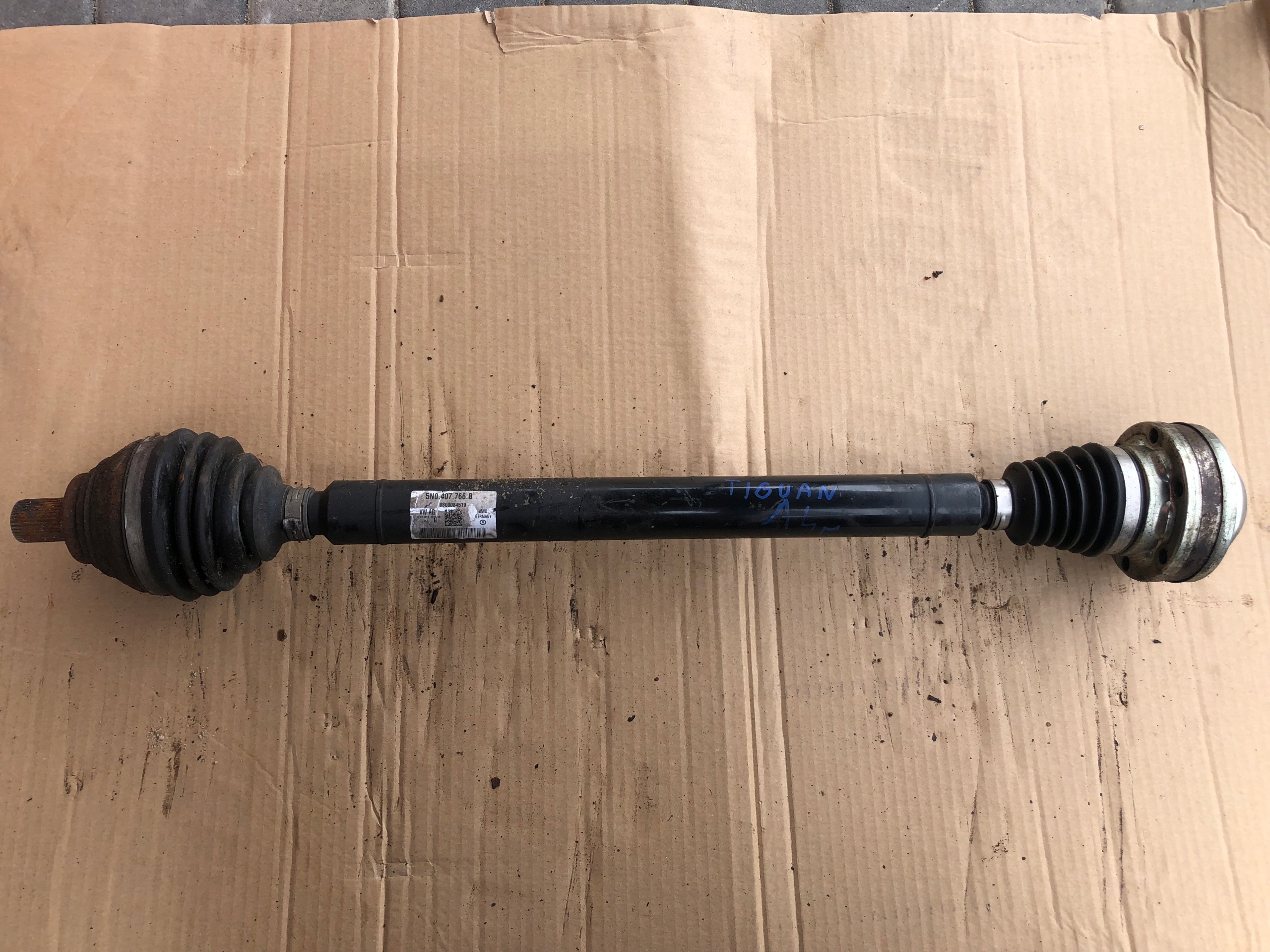 semi-axis right VW TIGUAN 5N0407766B